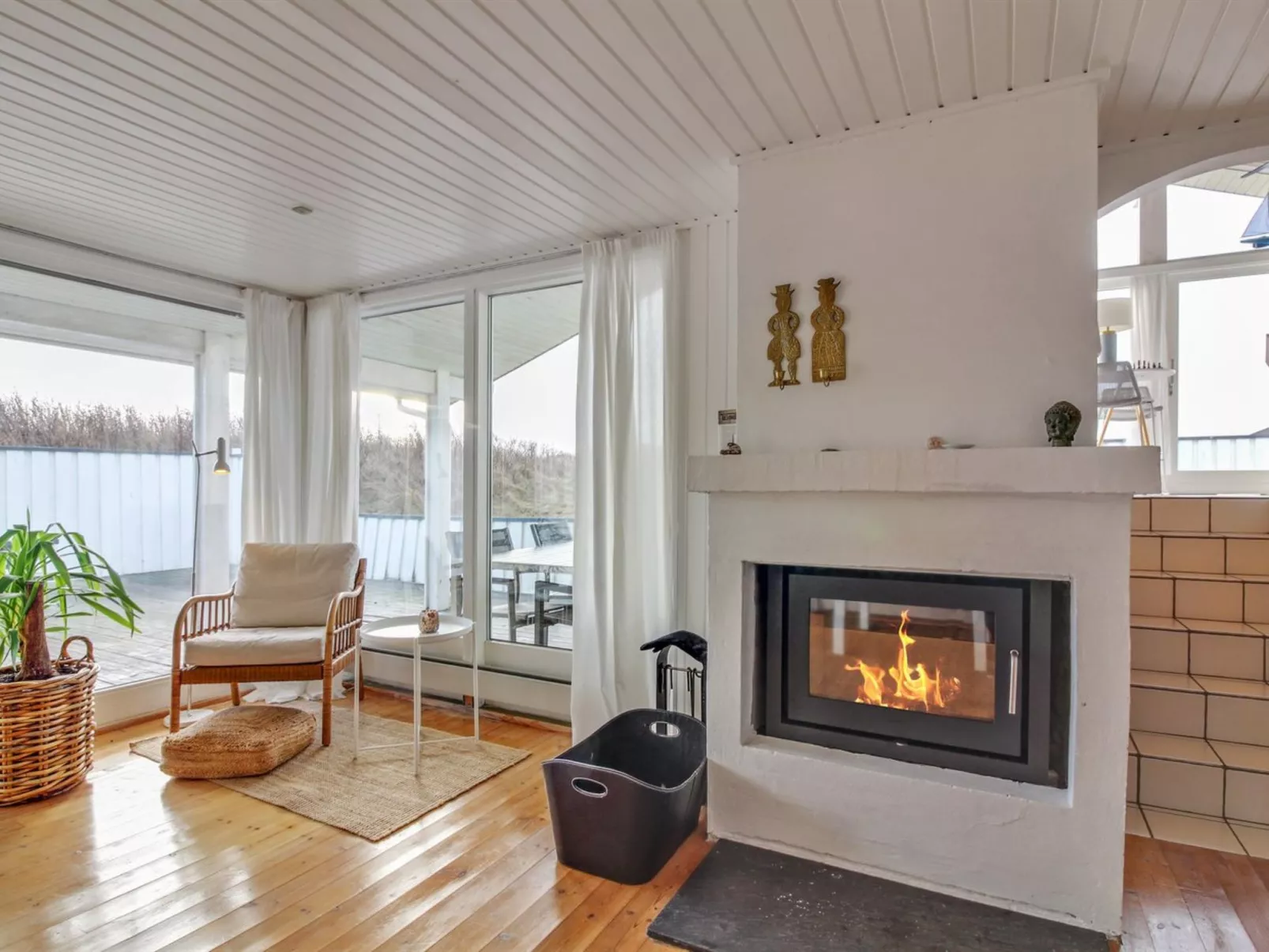 "Rutha" - 45m from the sea-Binnen