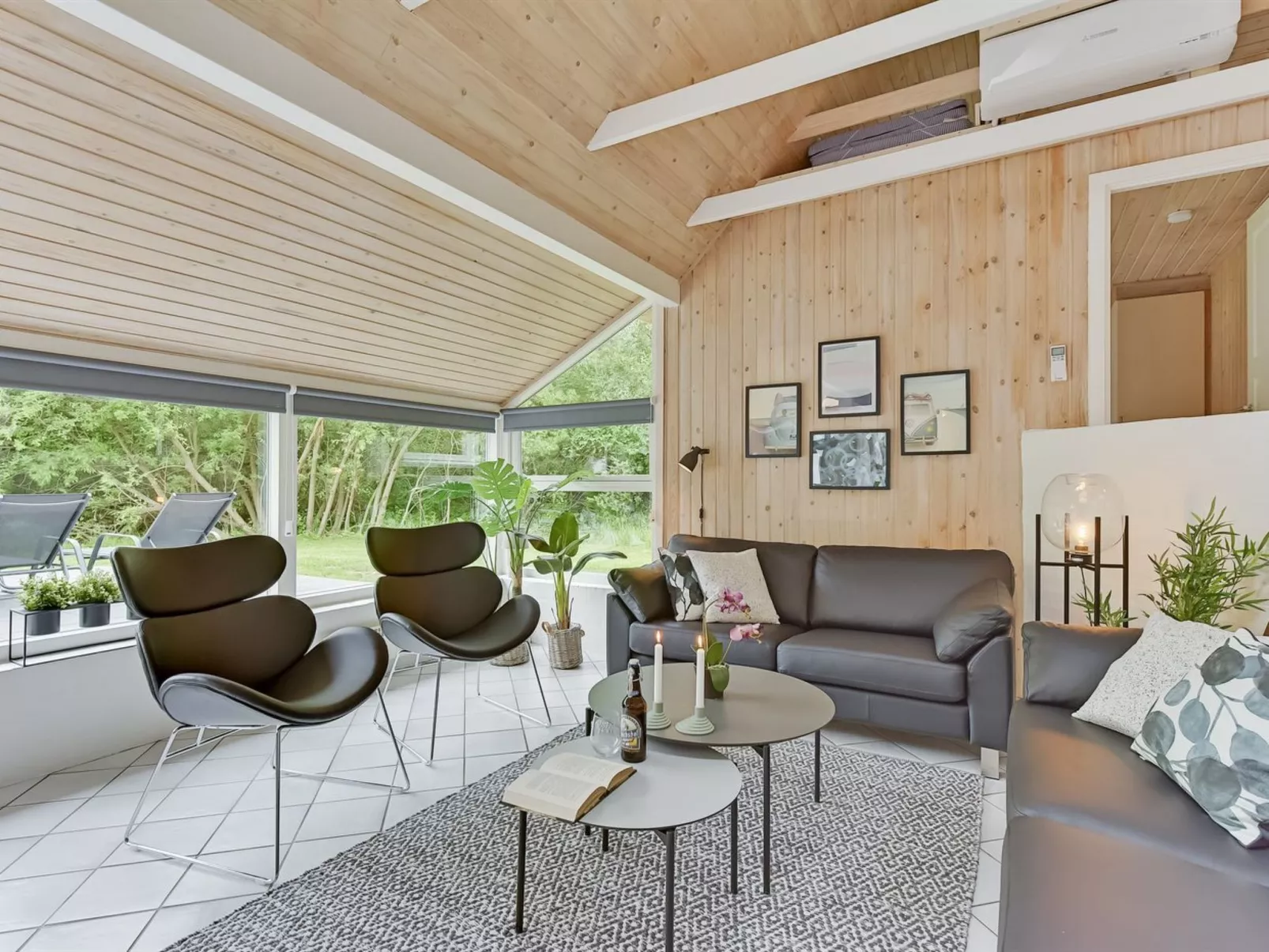 "Ellanor" - 1km from the sea-Binnen