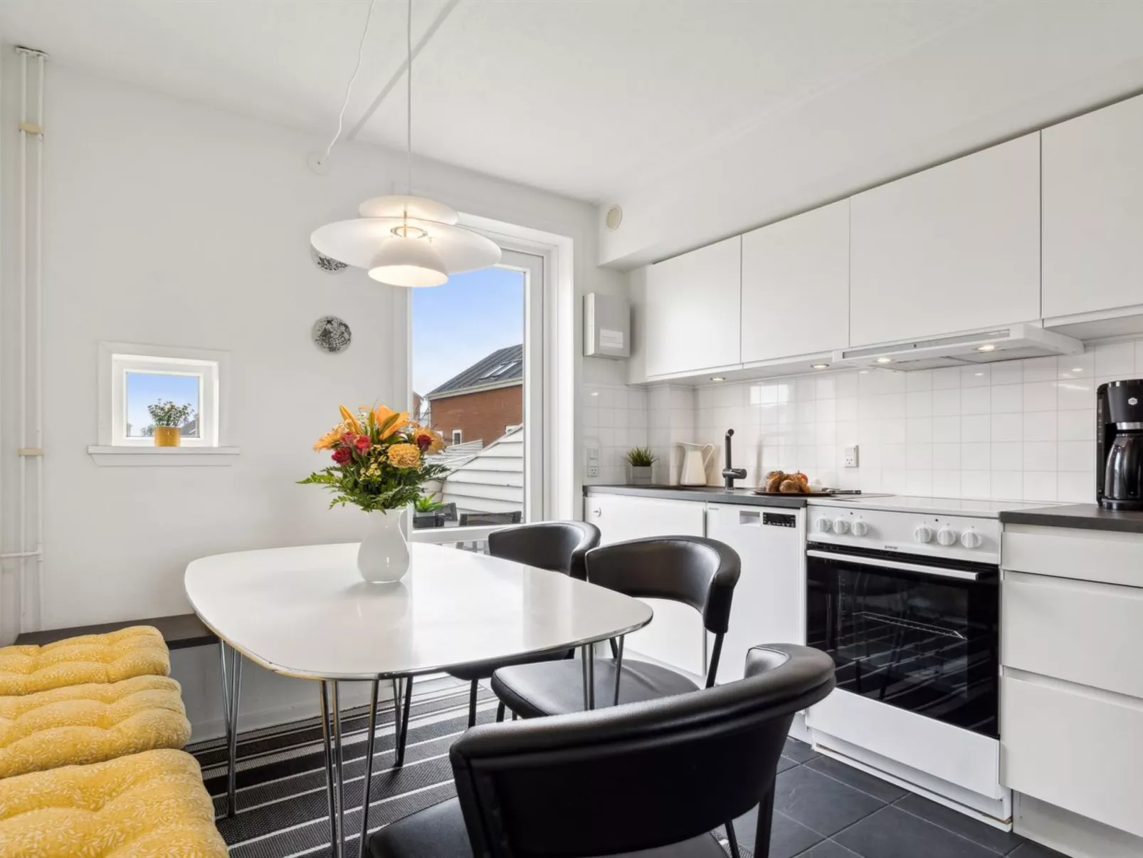 "Akim" - 2km from the sea-Binnen