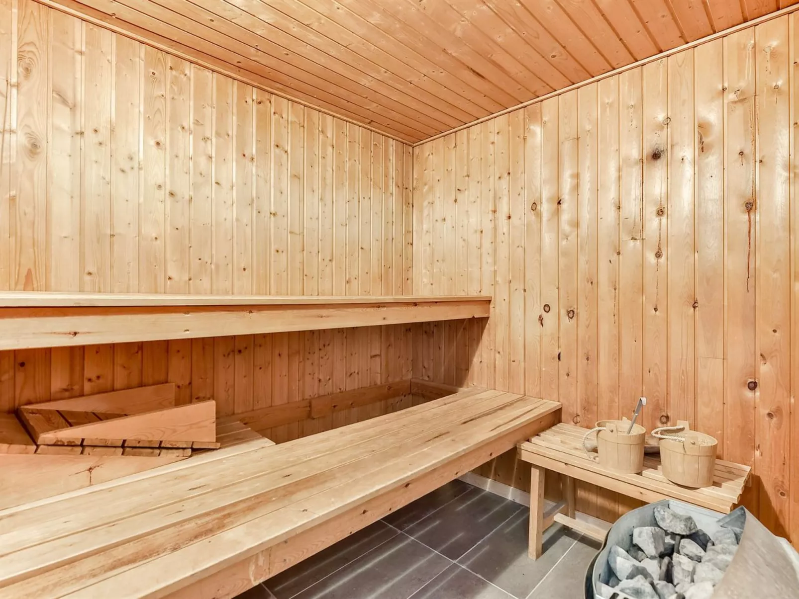 "Styrkar" - 4km from the sea-Binnen