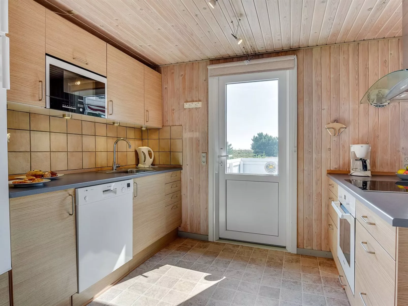 "Gabriela" - 1km from the sea-Binnen