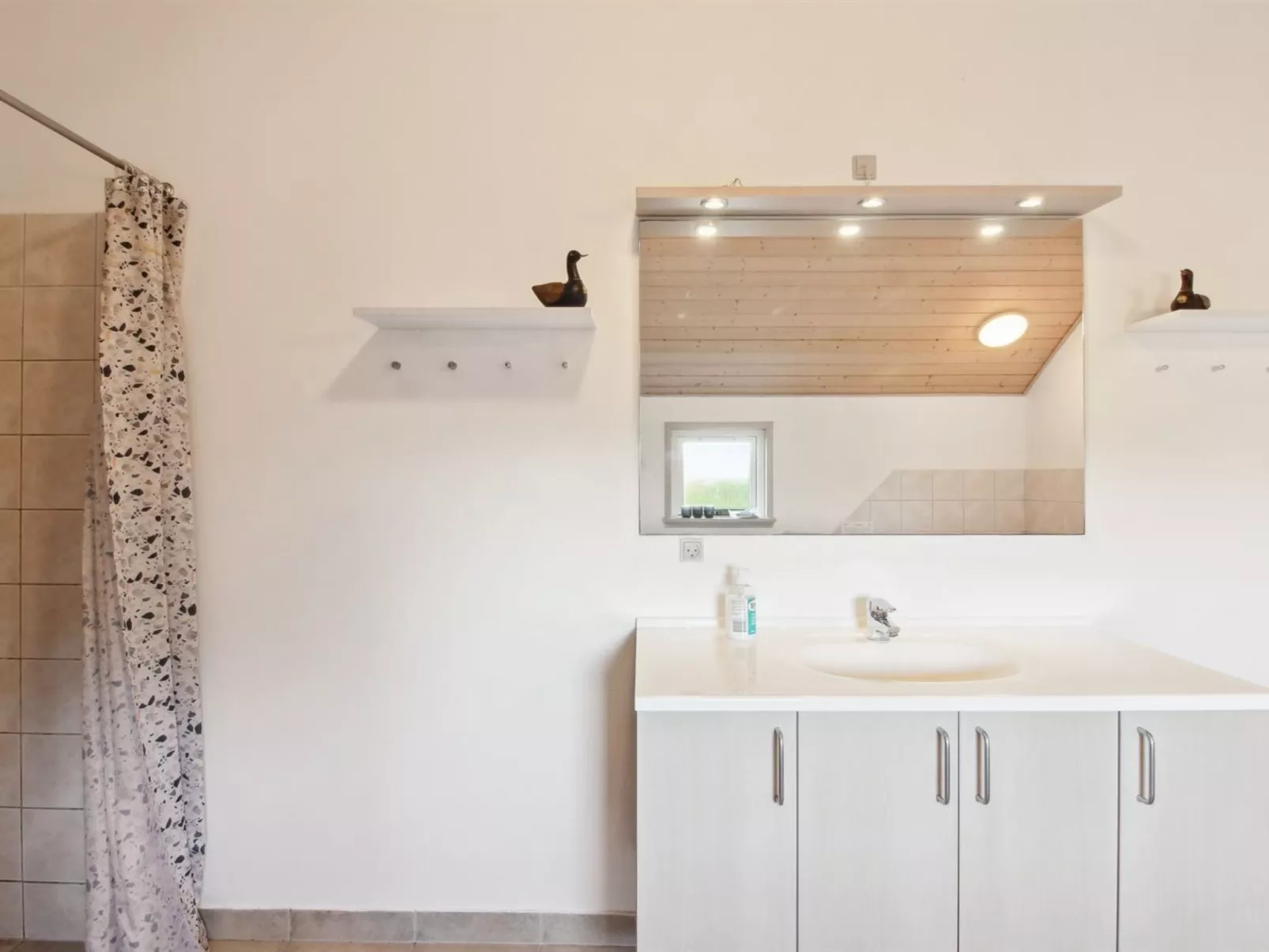 "Synnöve" - 550m from the sea-Binnen