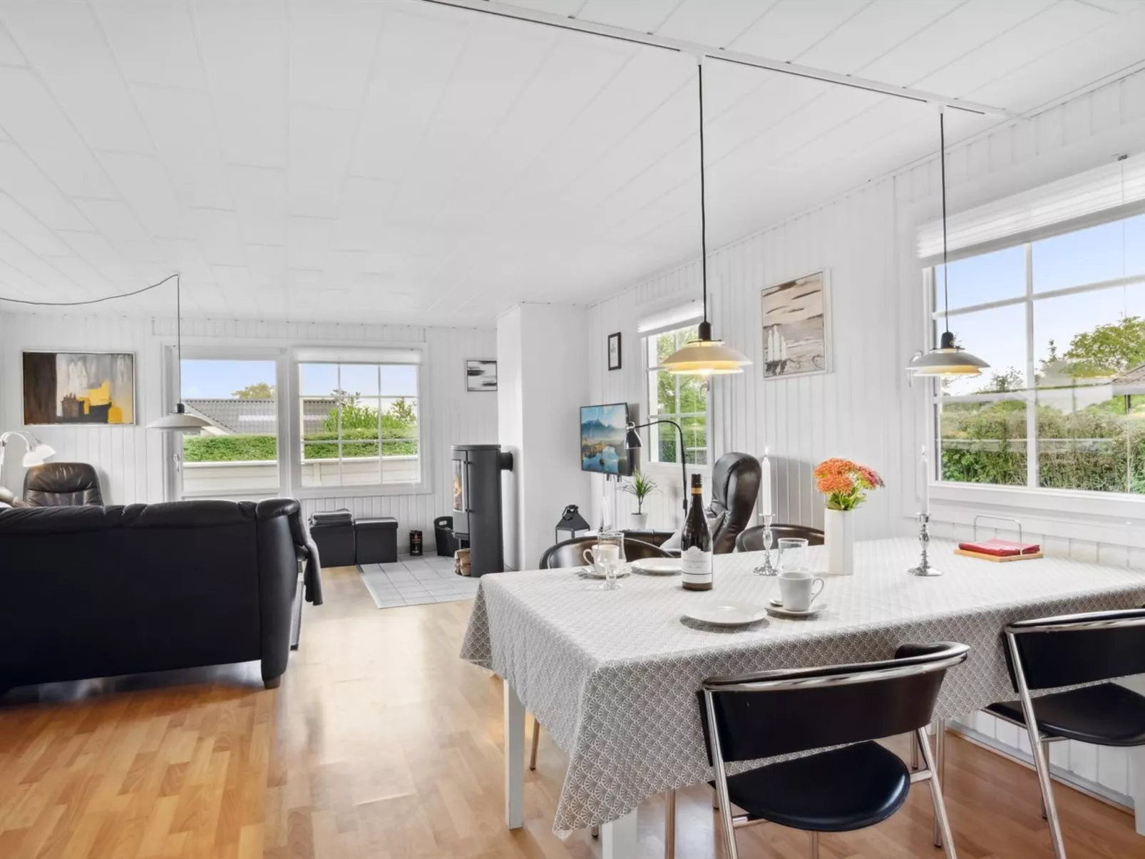 "Haralda" - 300m from the sea-Binnen