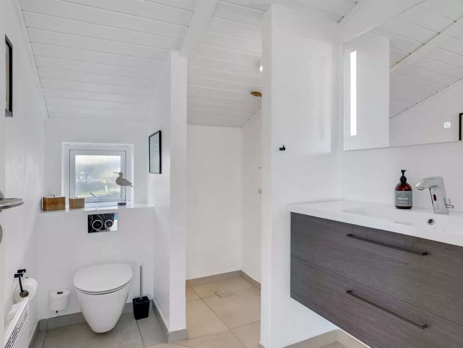 "Swerting" - 230m from the sea-Binnen