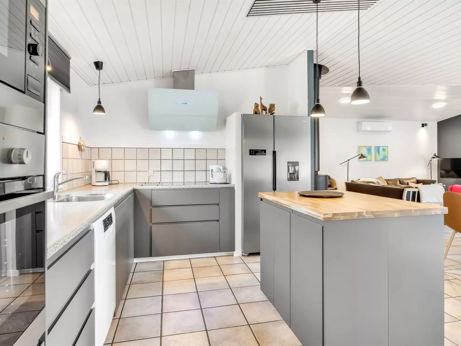 "Alfrida" - 1.5km from the sea-Binnen