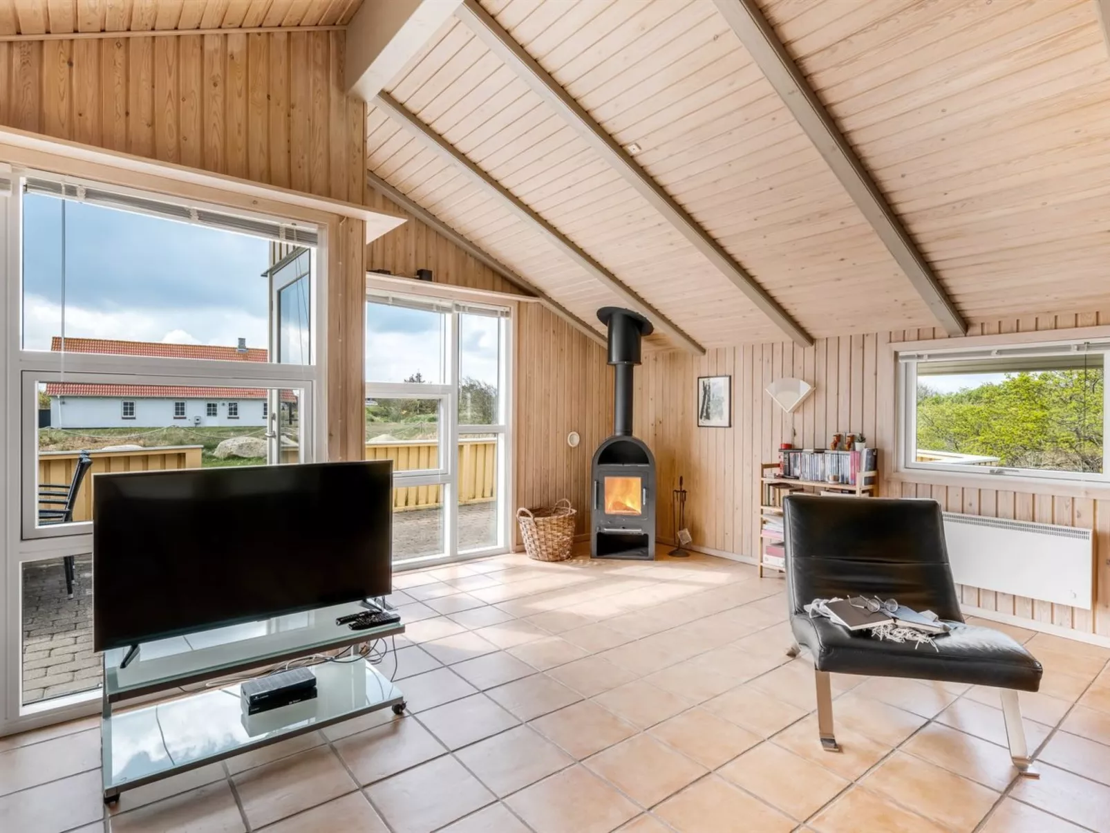 "Skev" - 200m to the fjord-Binnen