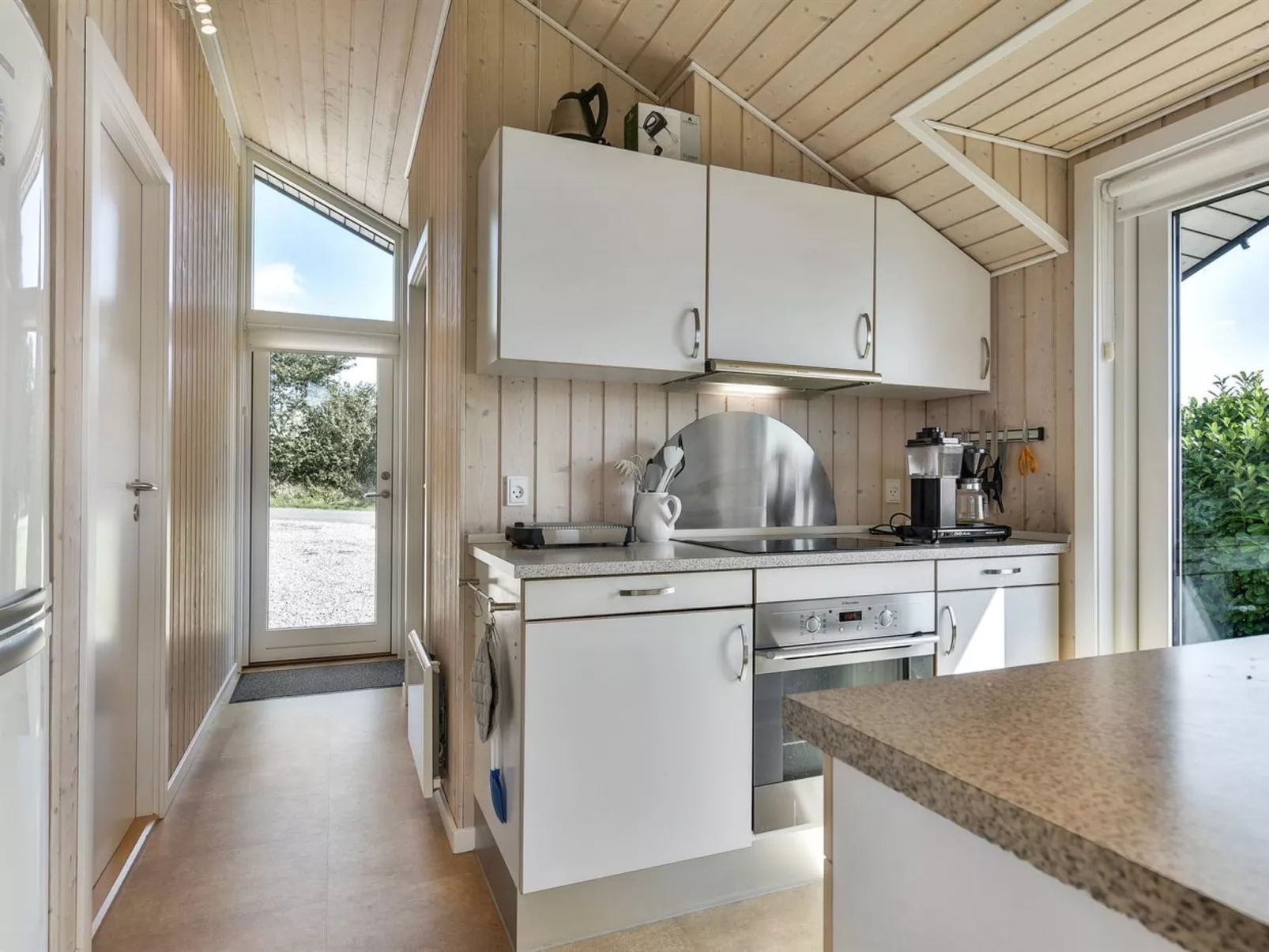 "Rathi" - 250m from the sea-Binnen