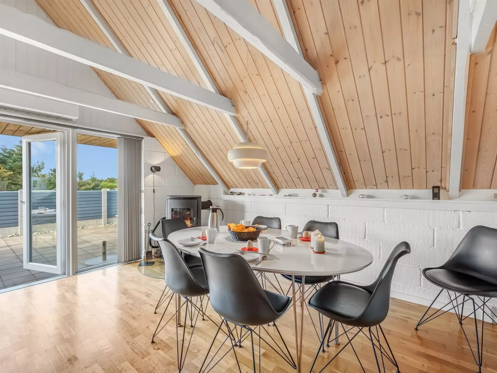 "Hemfrith" - 800m to the fjord-Binnen