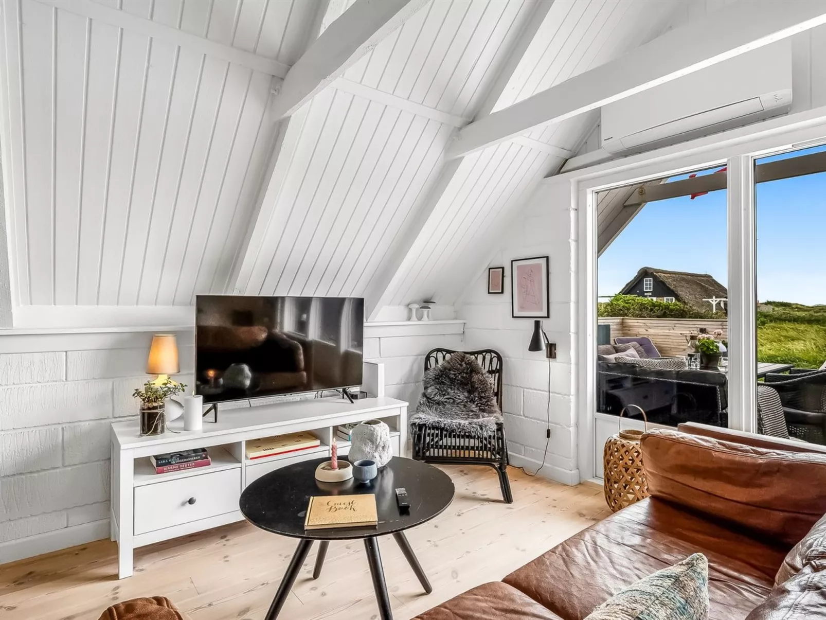 "Hen" - 400m from the sea-Binnen