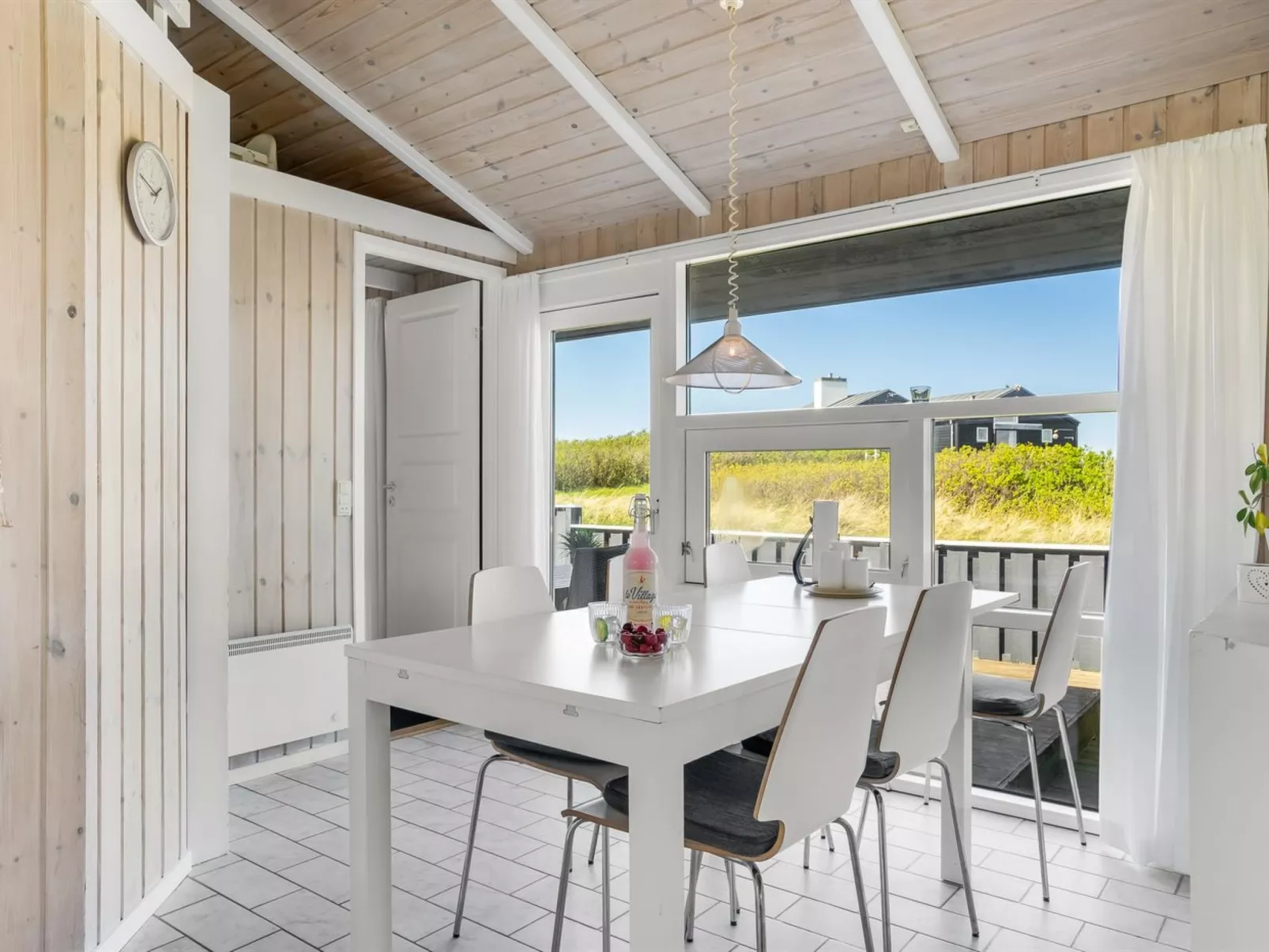 "Venja" - 200m from the sea-Binnen