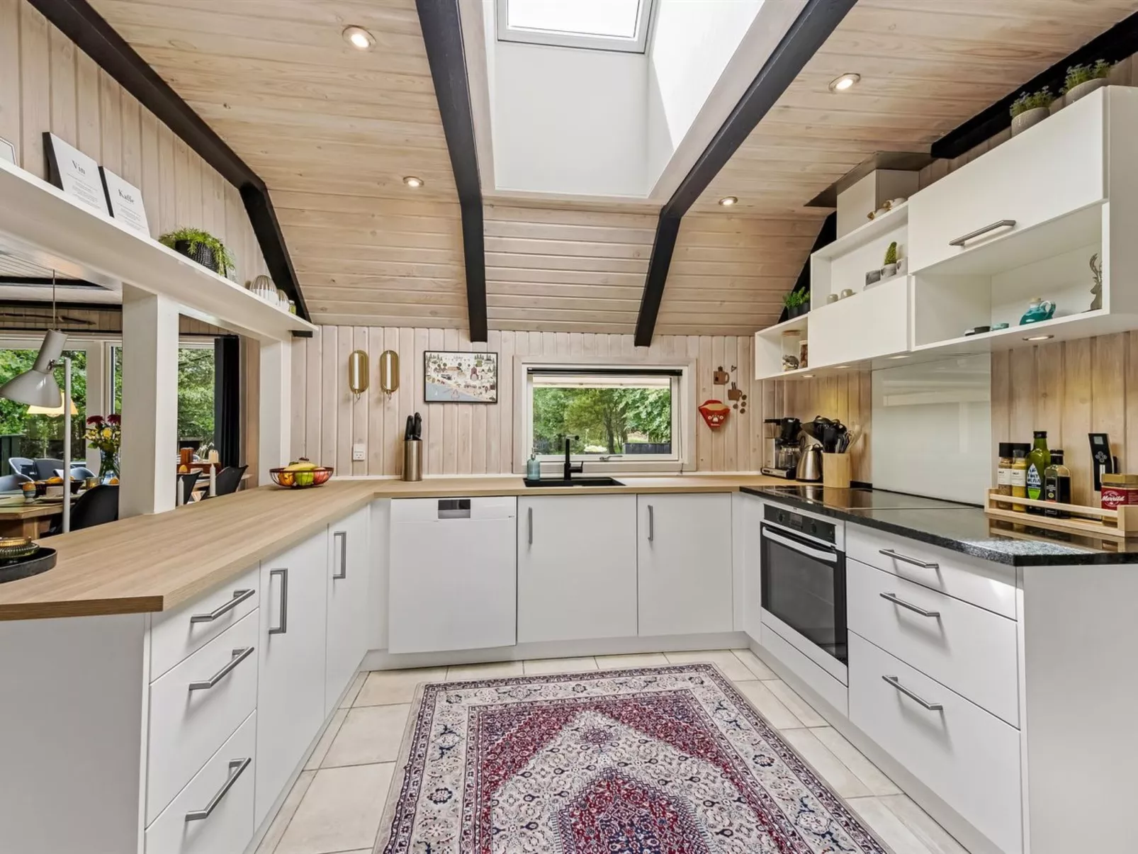 "Arttu" - 2.4km from the sea-Binnen