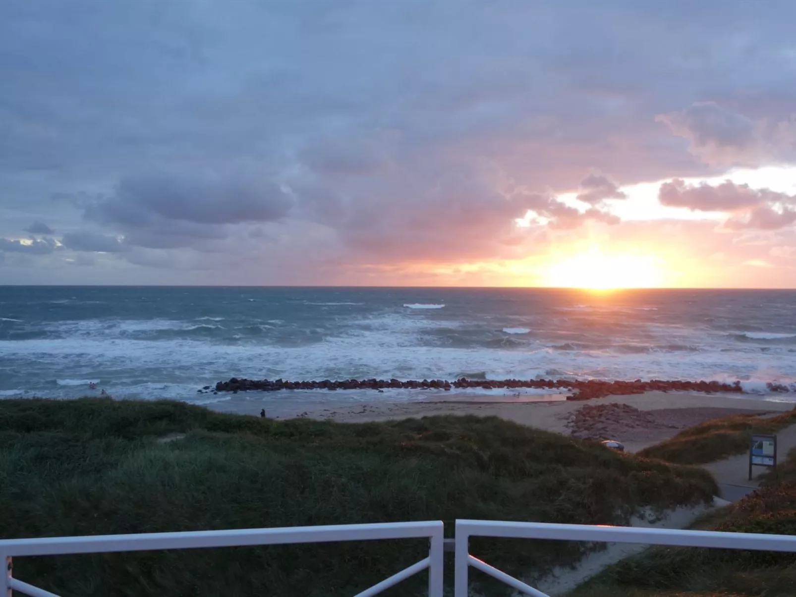 "Hillegonde" - 84m from the sea-Buiten