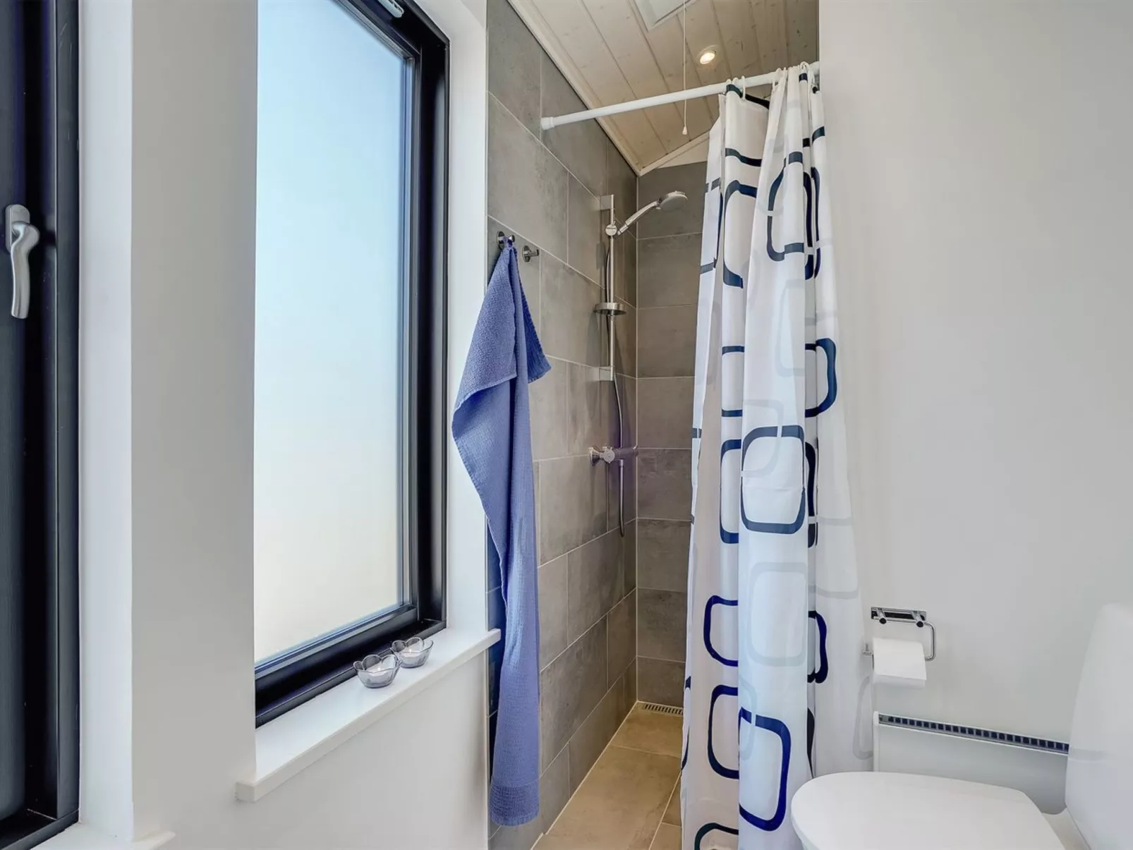 "Aiko" - 50m from the sea-Binnen