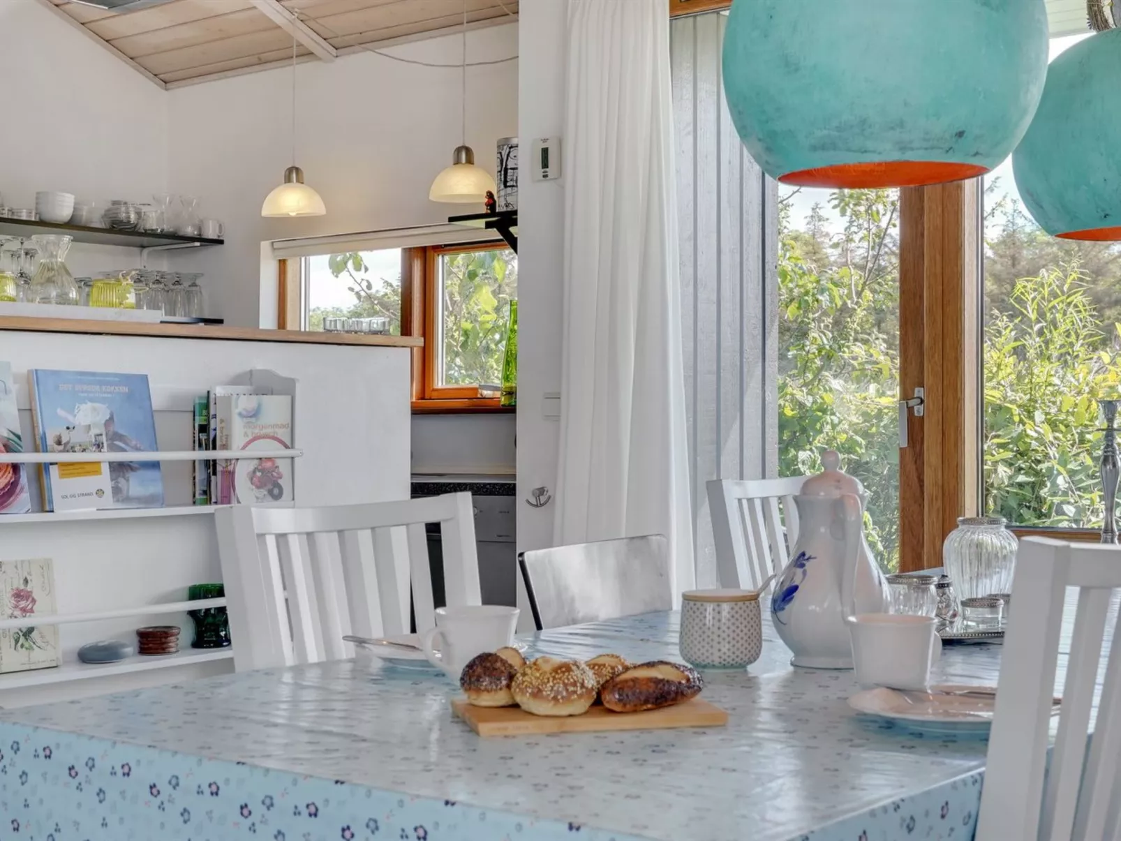 "Gudmunda" - 200m to the fjord-Binnen