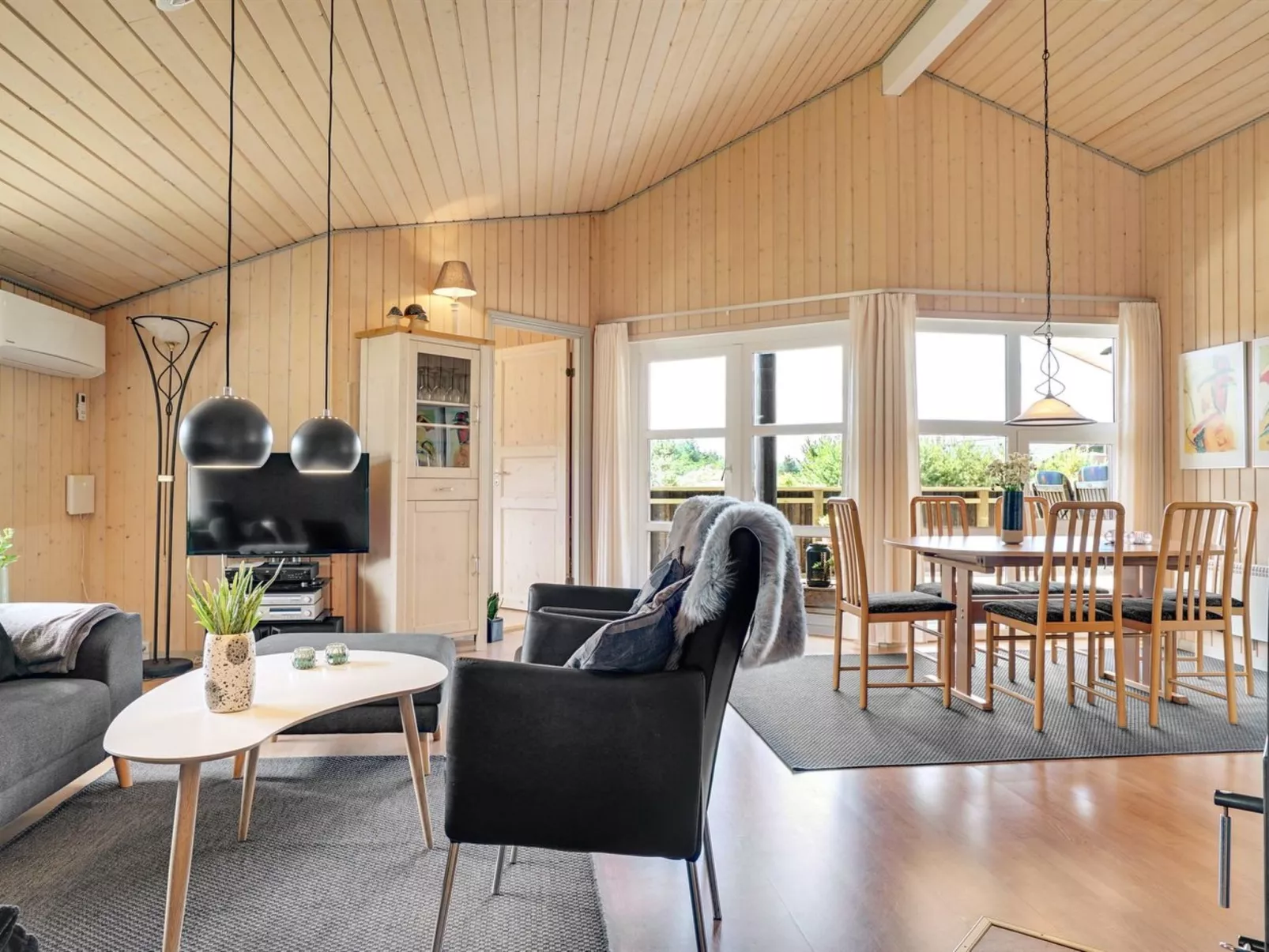 "Ivar" - 900m from the sea-Binnen