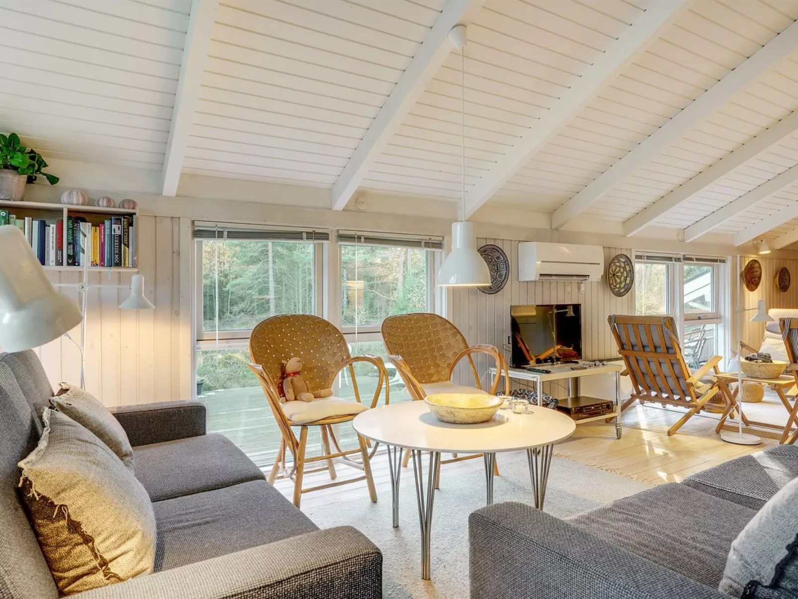 "Helmtrud" - 500m from the sea-Binnen