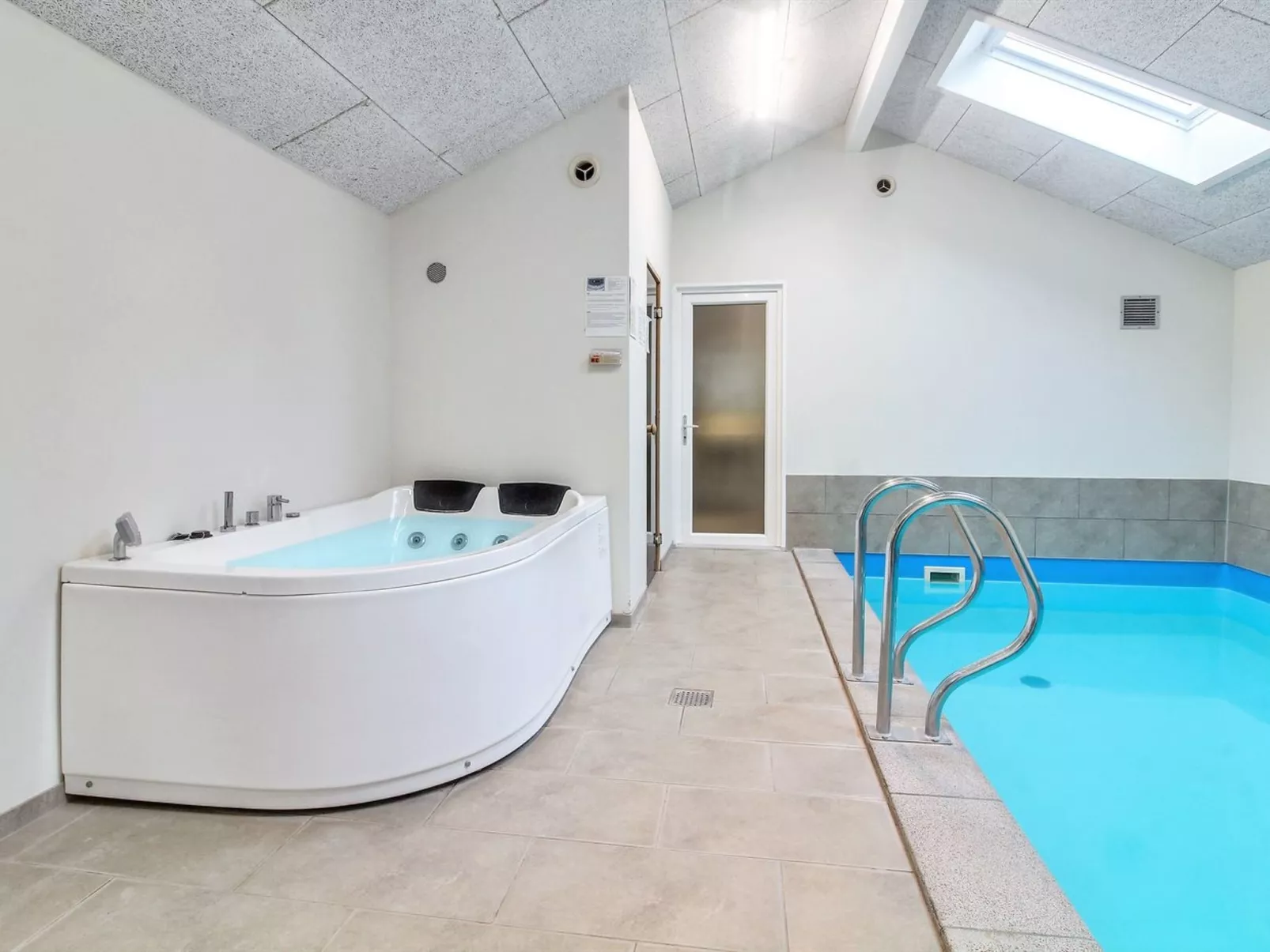 "Clea" - 200m from the sea-Binnen