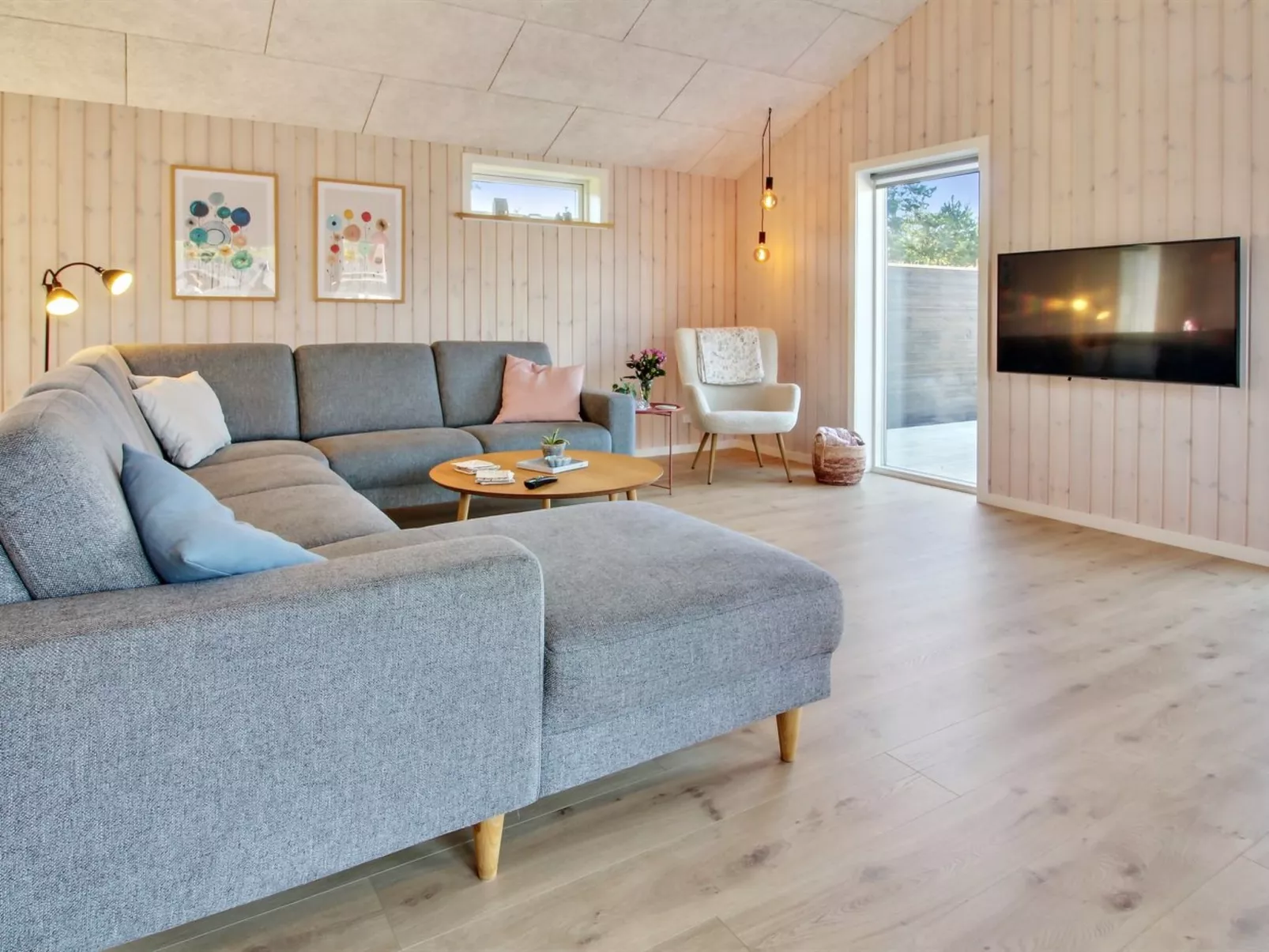 "Anuk" - 2.3km from the sea-Binnen