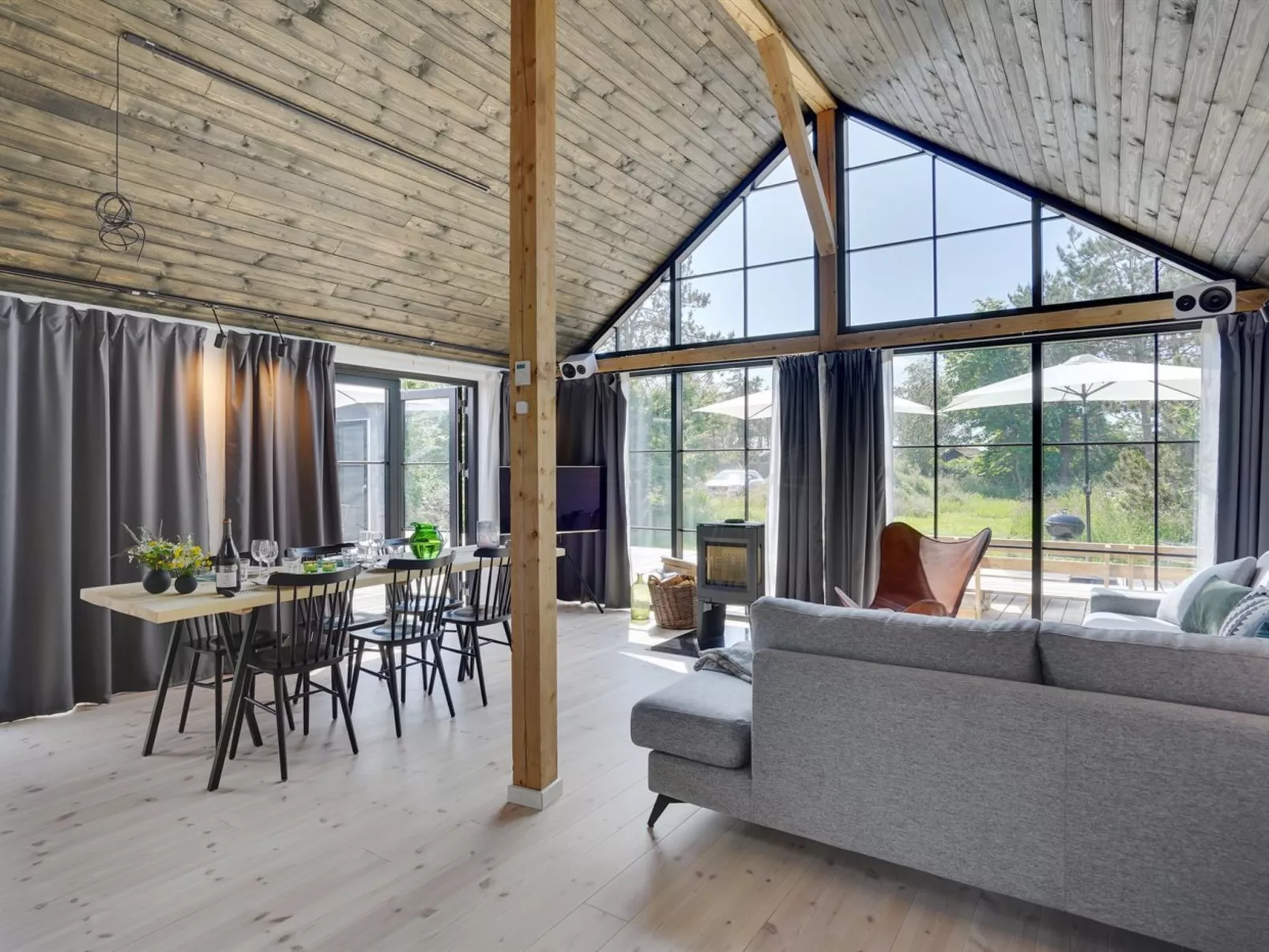 "Henrik" - 100m from the sea-Binnen