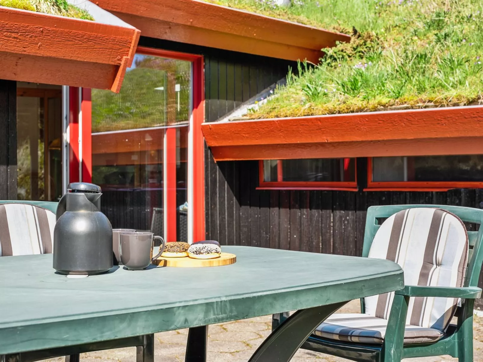 "Niyazi" - 3.1km from the sea-Buiten