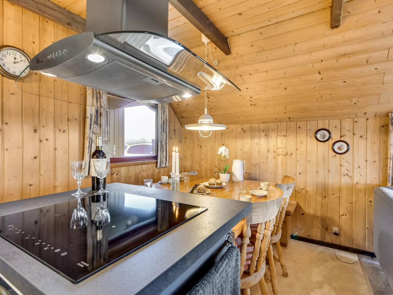 "Rayne" -  from the sea-Binnen