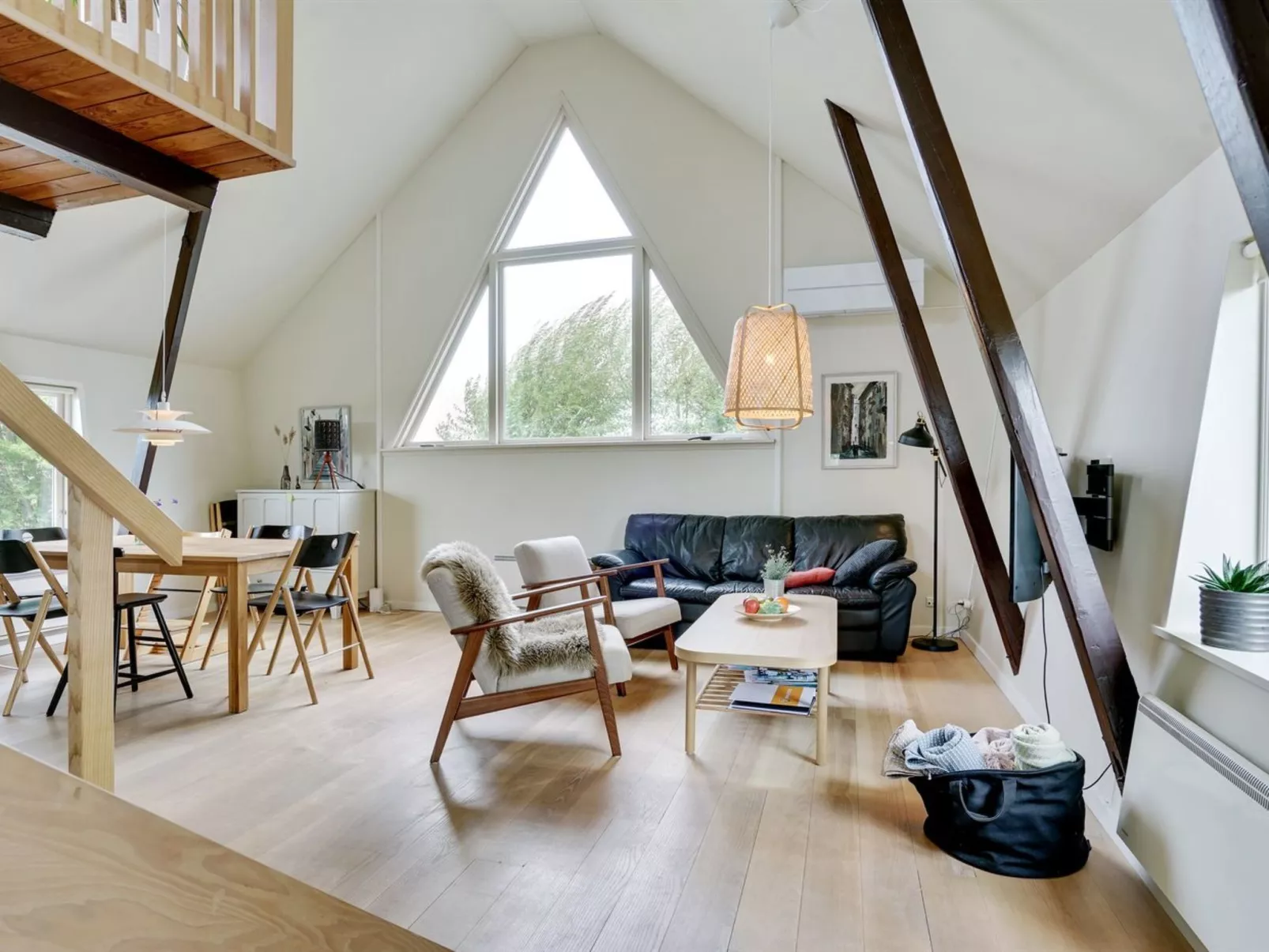 "Chayton" - 450m from the sea-Binnen