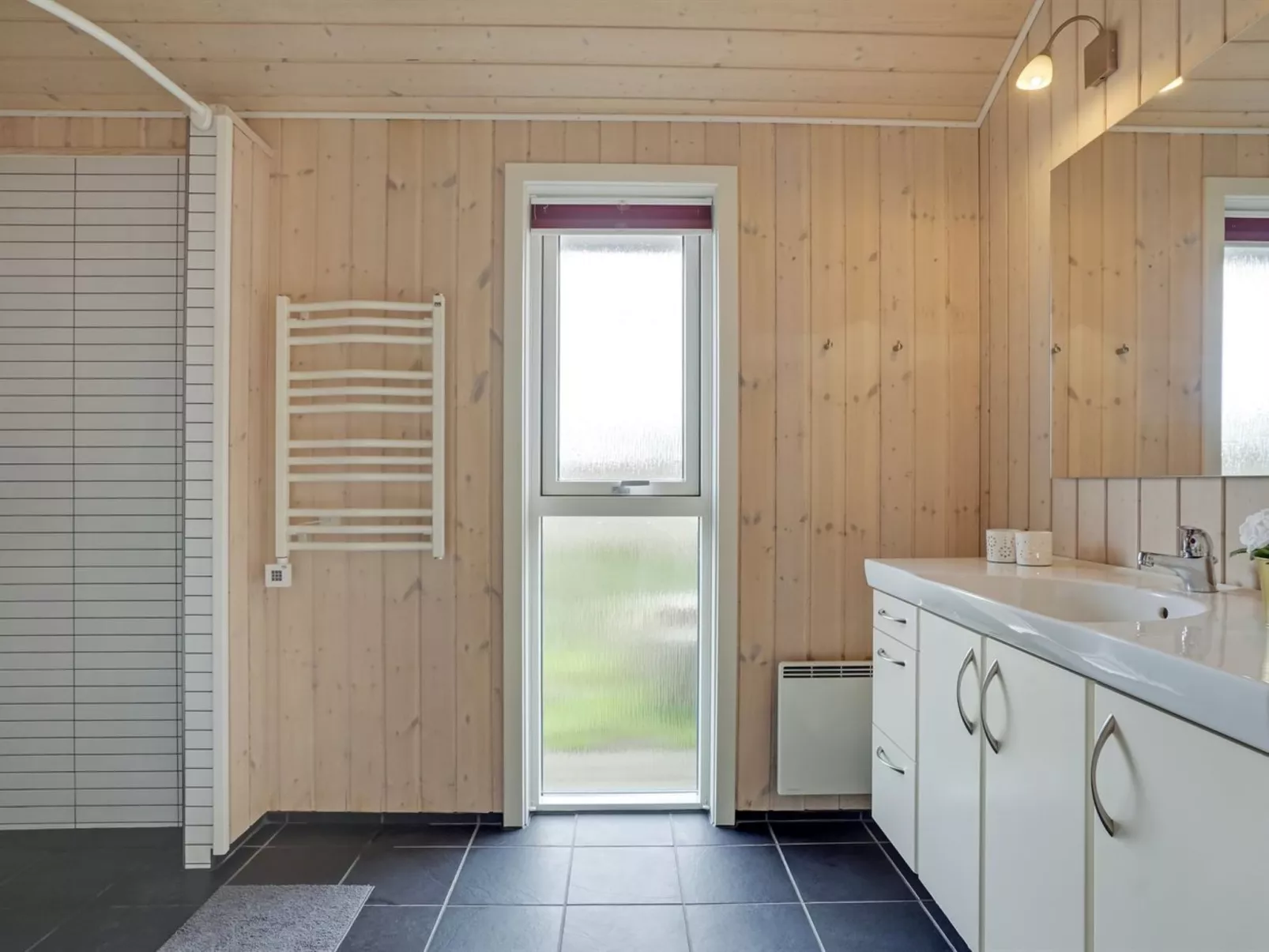 "Illona" -  from the sea-Binnen