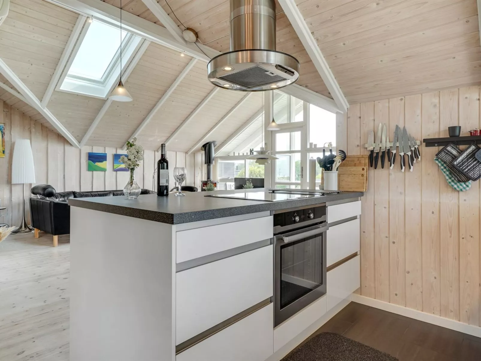 "Annvy" - 200m from the sea-Binnen