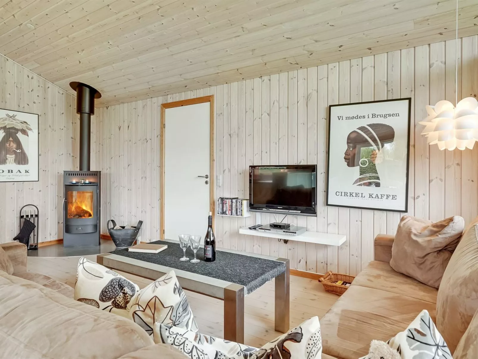 "Tayler" - 1.8km from the sea-Binnen