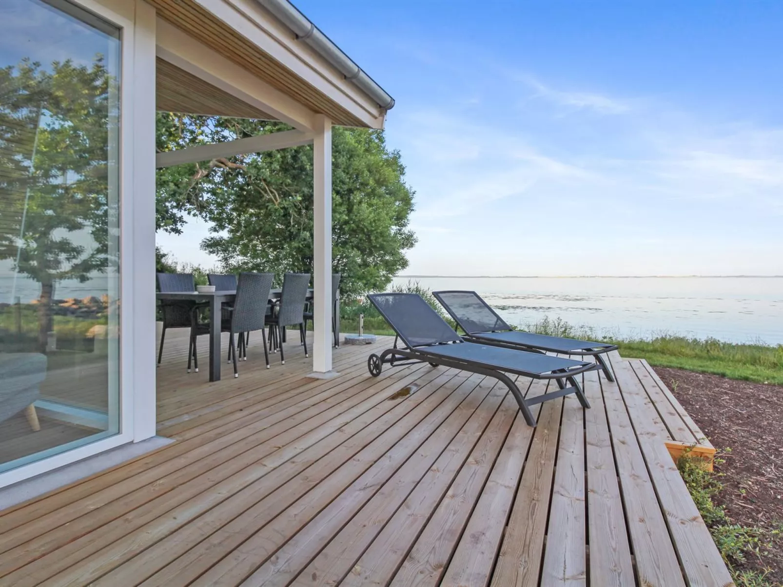 "Sasser" - 10m from the sea-Buiten