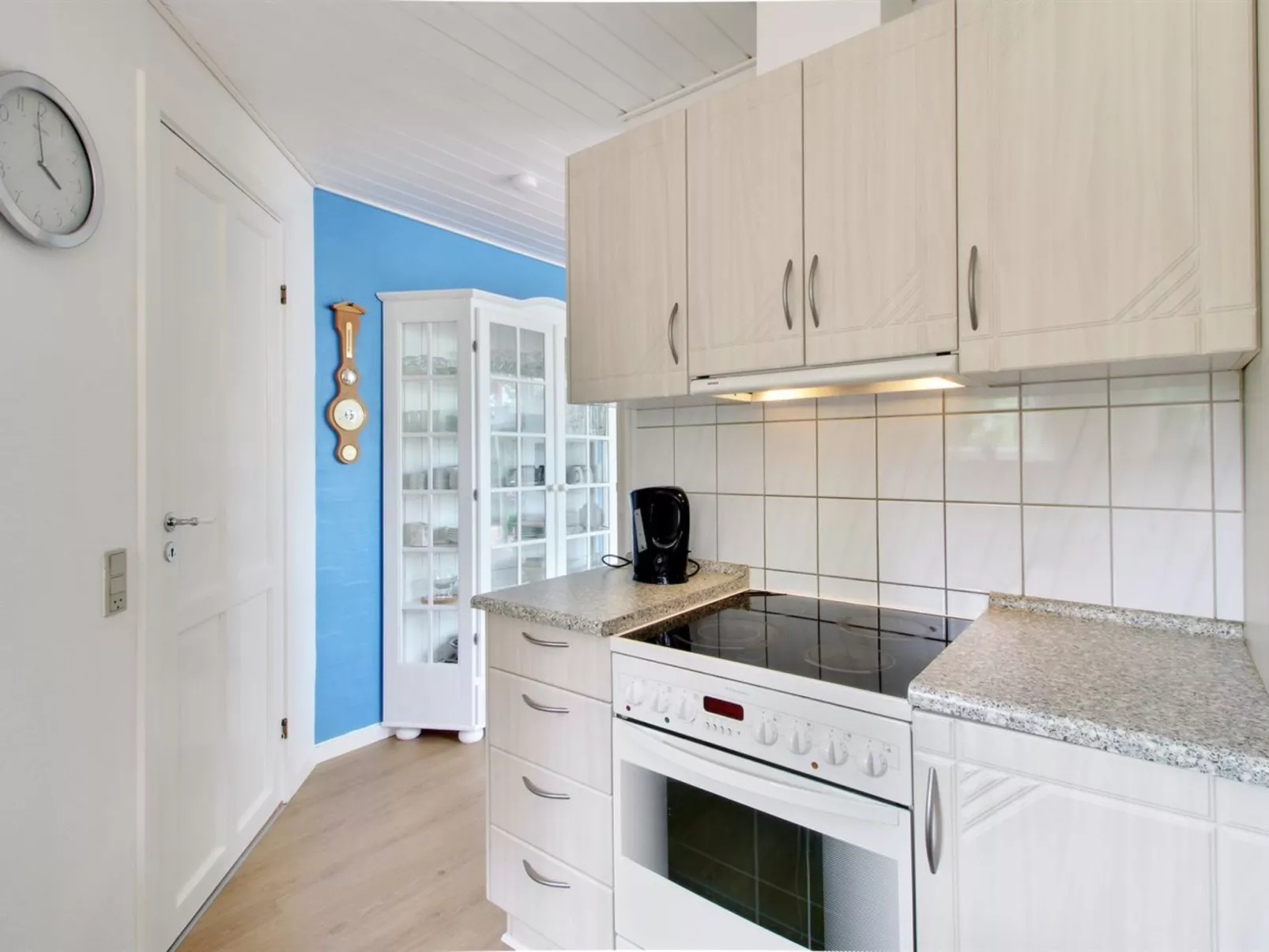 "Flora" - 150m from the sea-Binnen