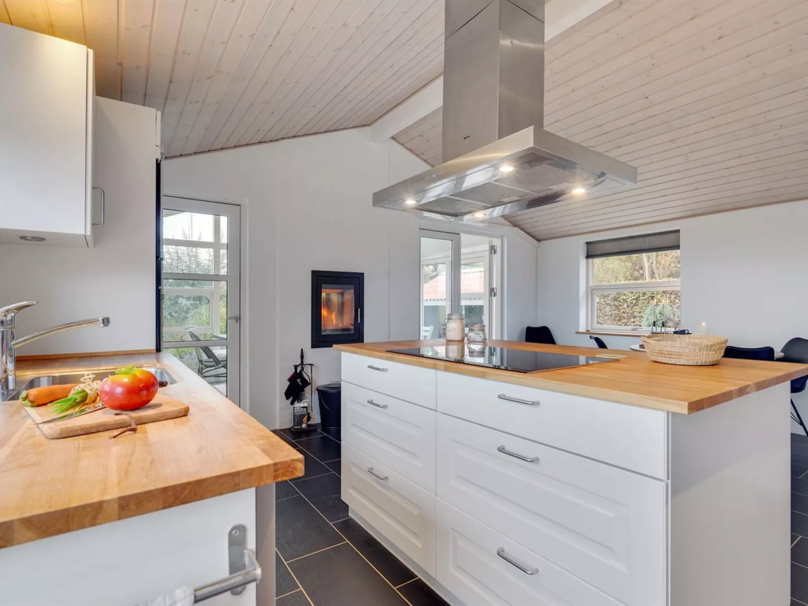 "Nica" - 100m from the sea-Binnen