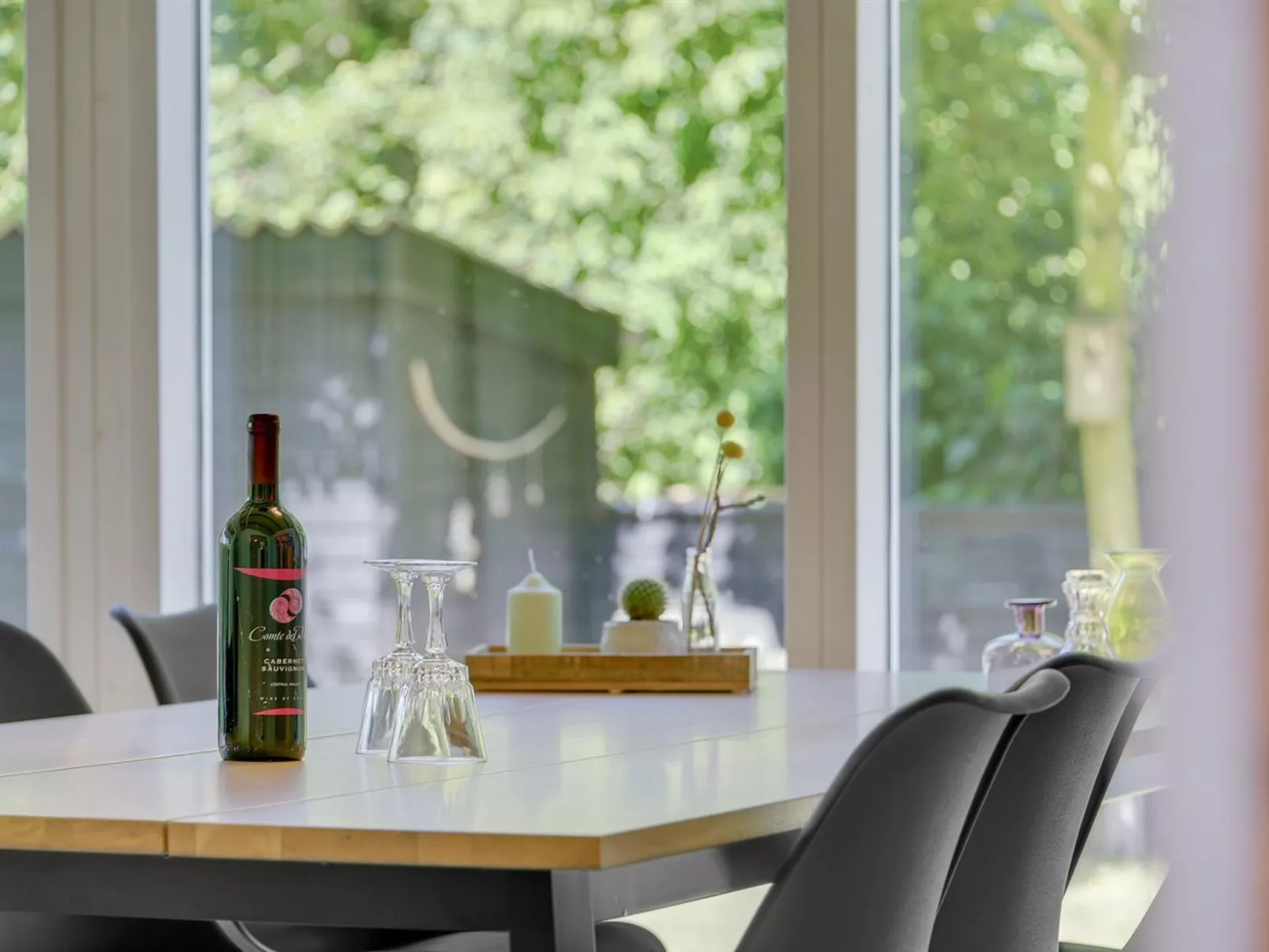 "Eriksine" - 150m from the sea-Binnen