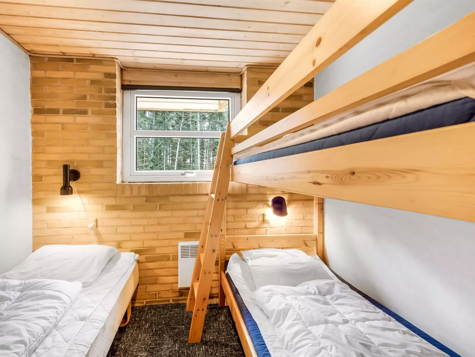 "Ewy" - 300m from the sea-Binnen