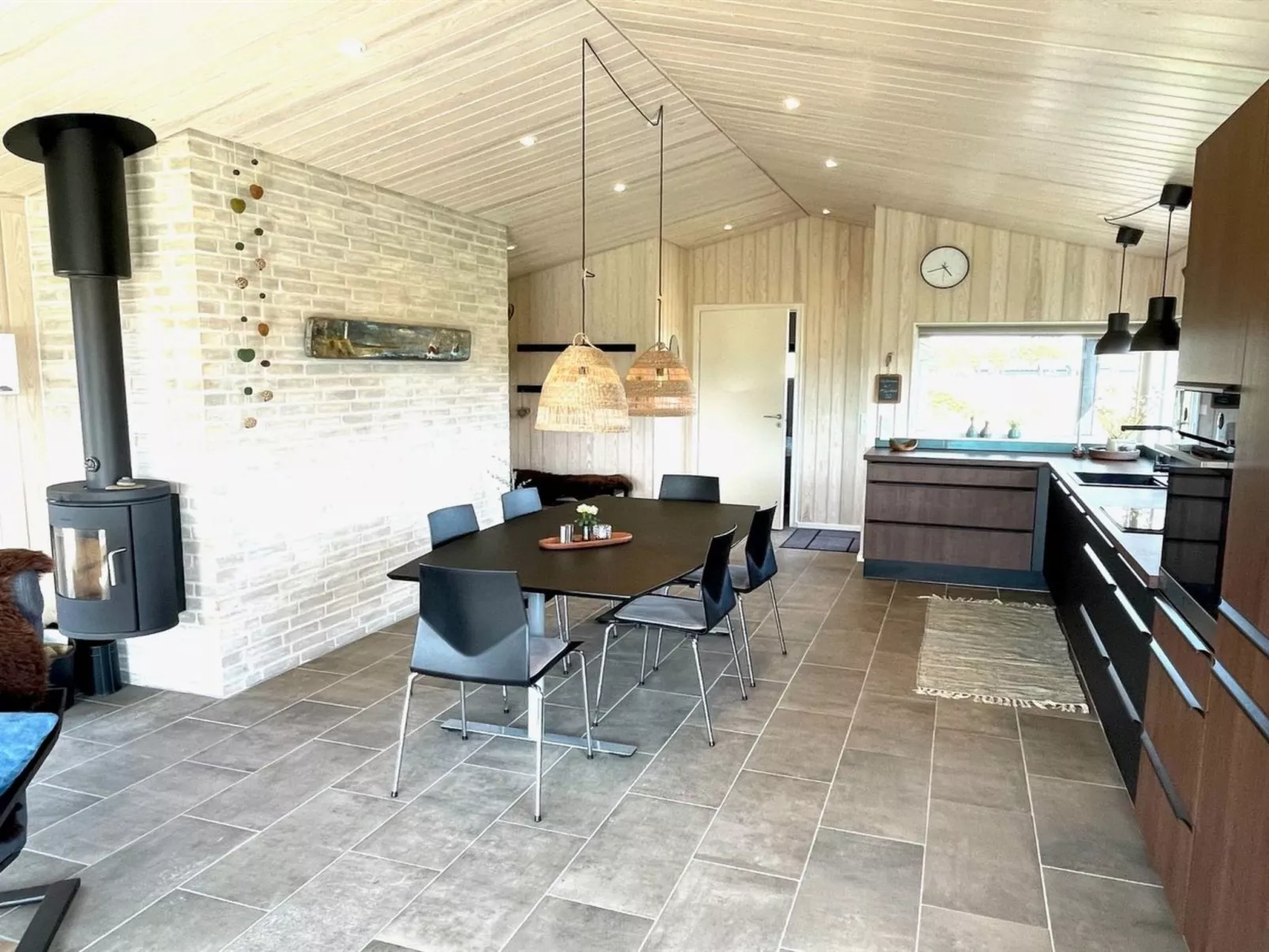 "Hinda" - 1.2km from the sea-Binnen