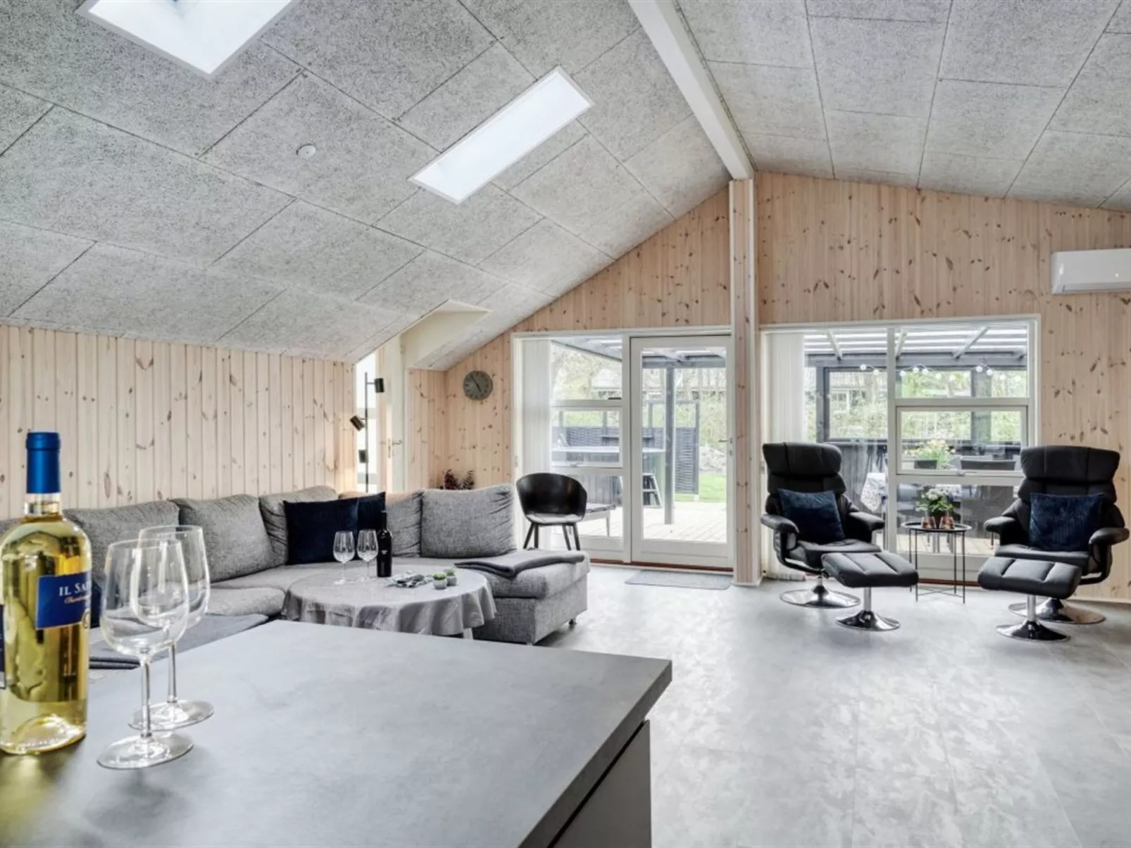 "Gustaf" - 400m to the fjord-Binnen