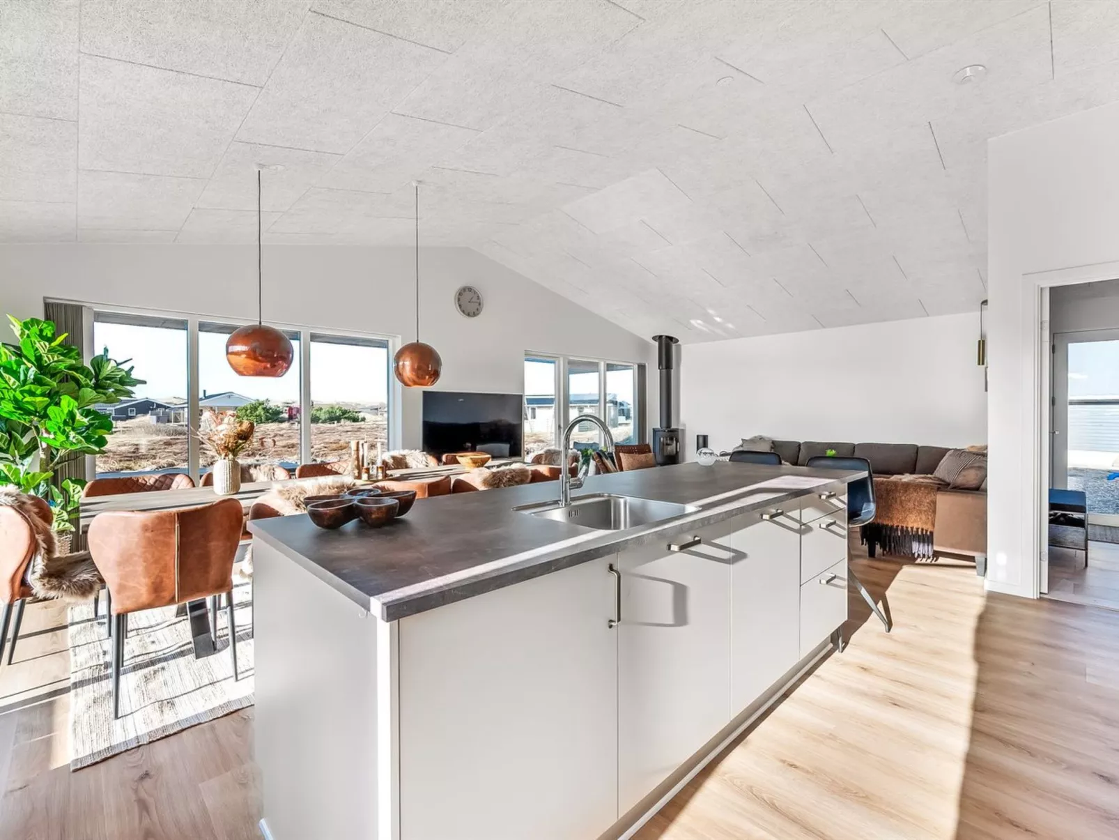 "Waldar" -  from the sea-Binnen