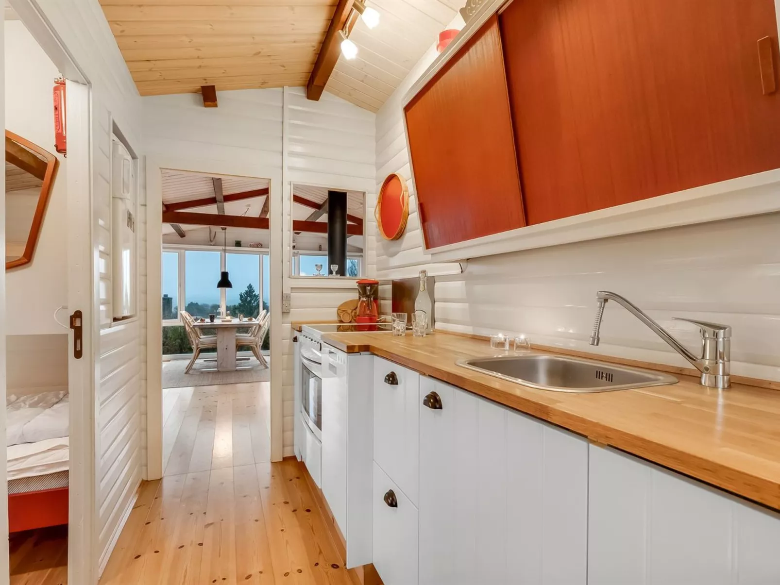 "Dimo" - 300m to the fjord-Binnen