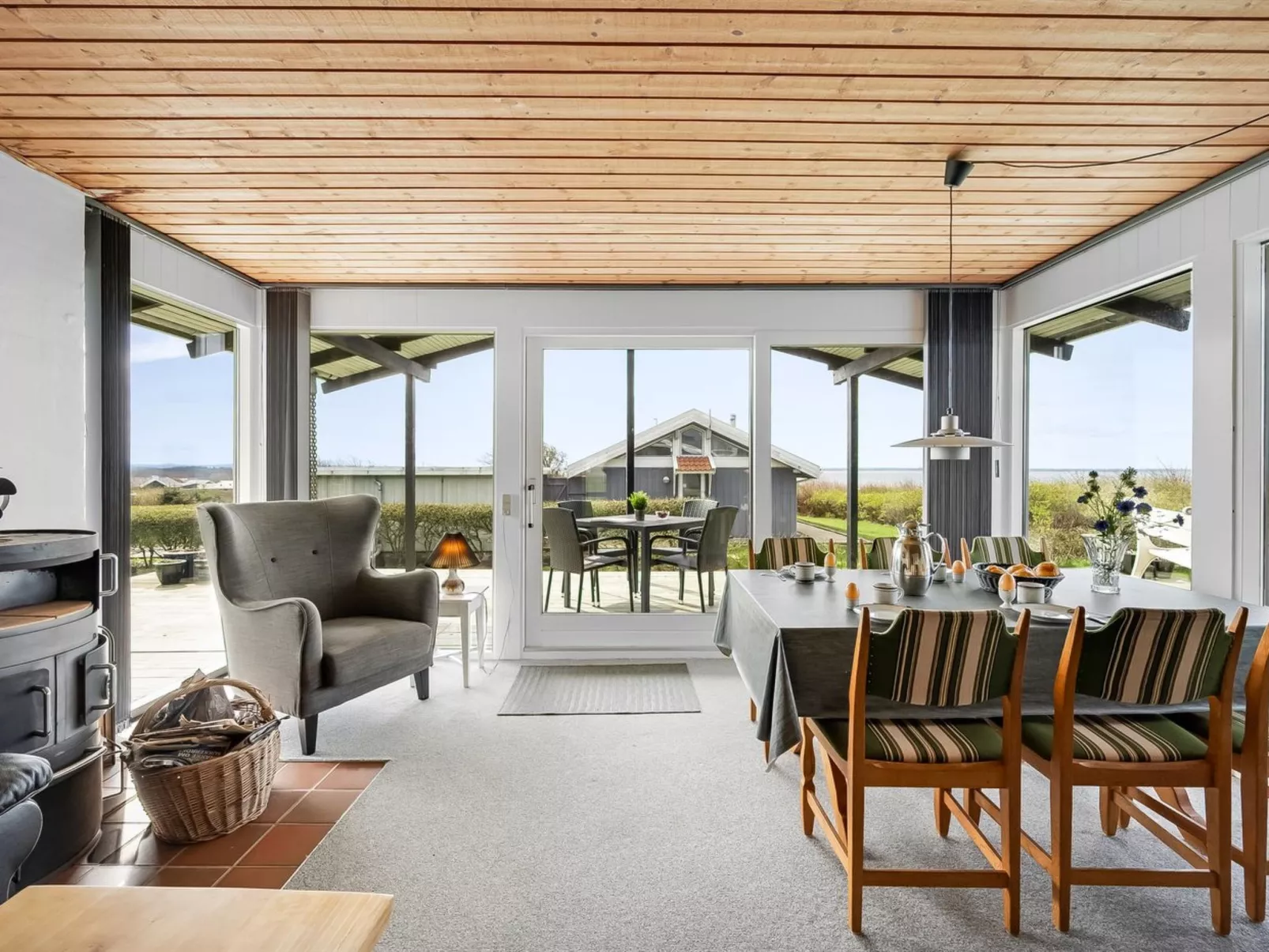 "Kirsa" - 200m to the fjord-Binnen