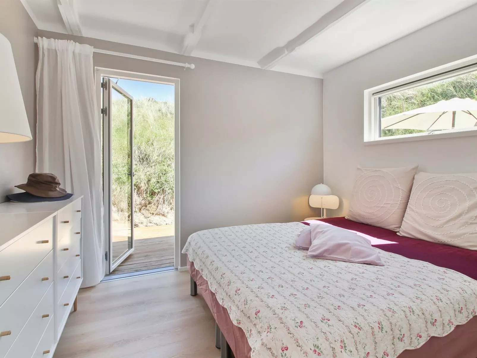 "Hoat" - 300m from the sea-Binnen