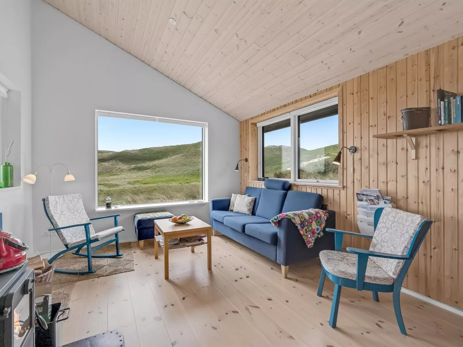 "Apolina" -  from the sea-Binnen