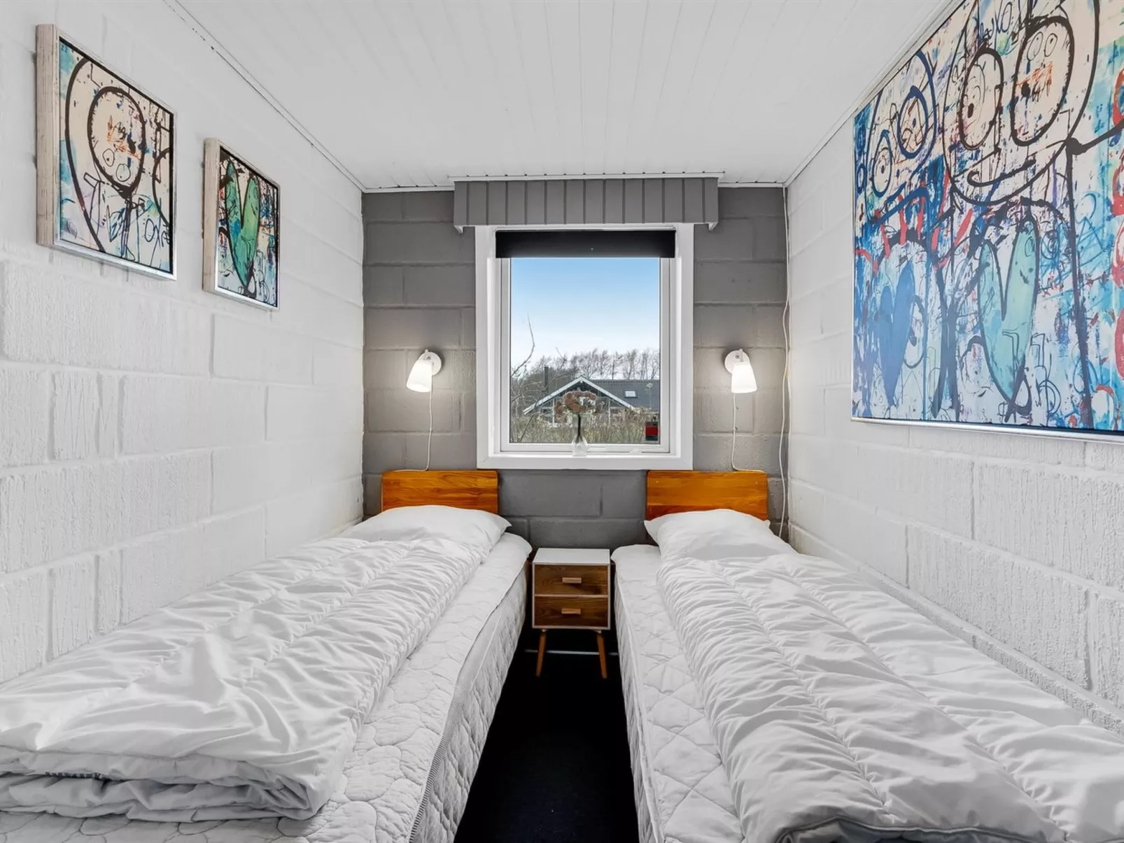 "Kjartan" - 32m to the fjord-Binnen