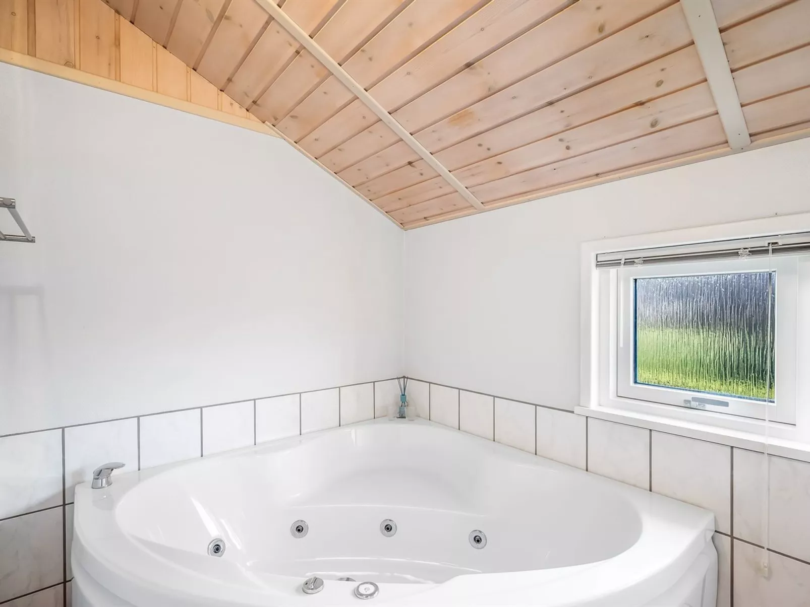 "Cristiana" - 1km to the fjord-Binnen