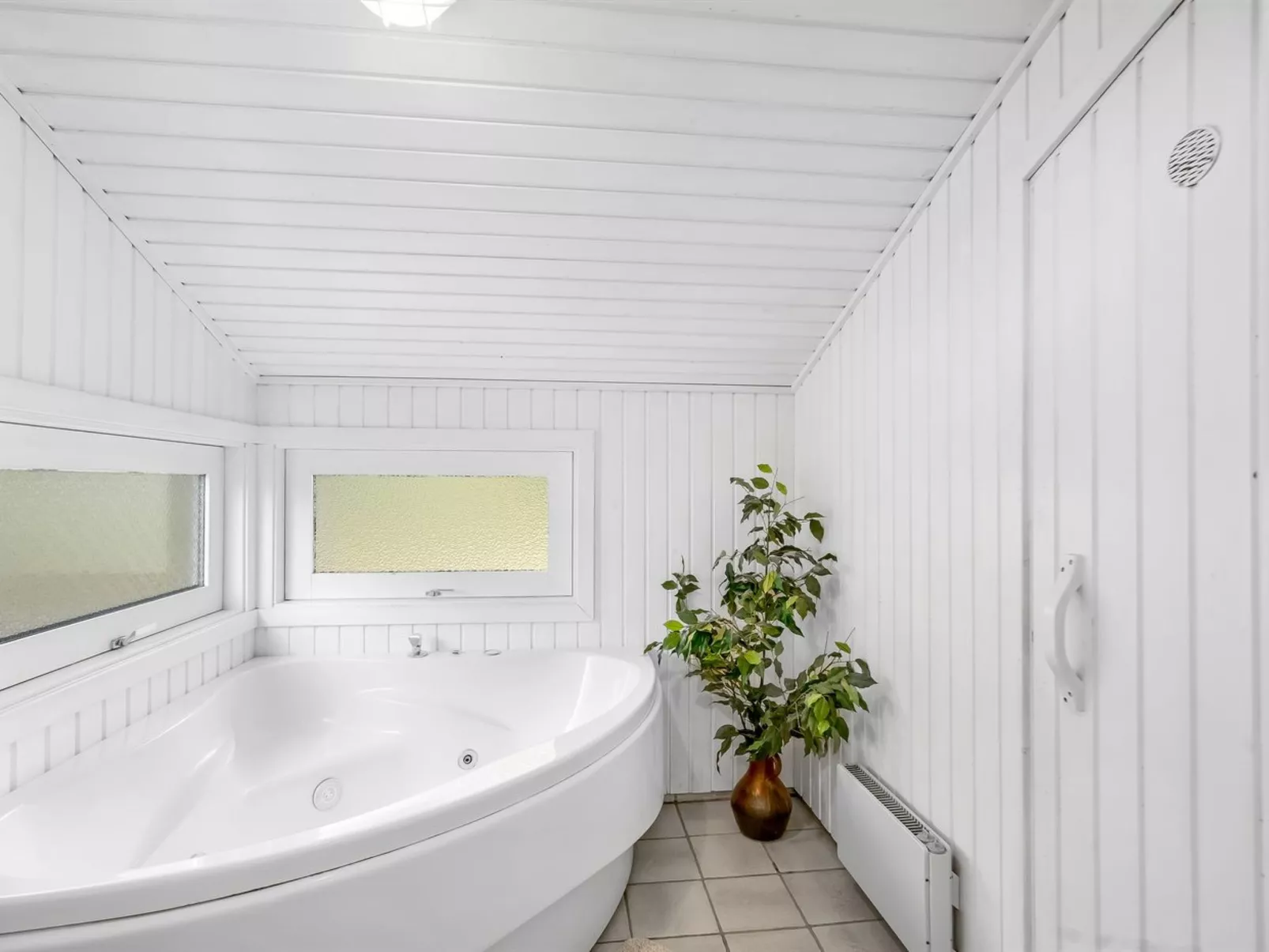 "Amai" - 100m from the sea-Binnen