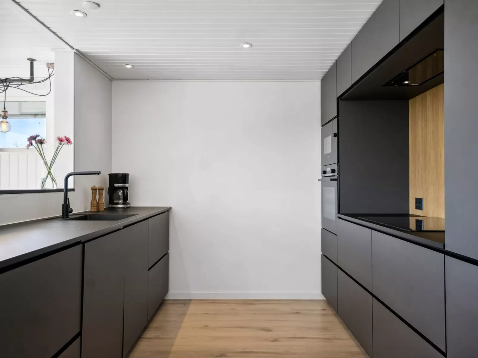 "Asta" - 1km from the sea-Binnen