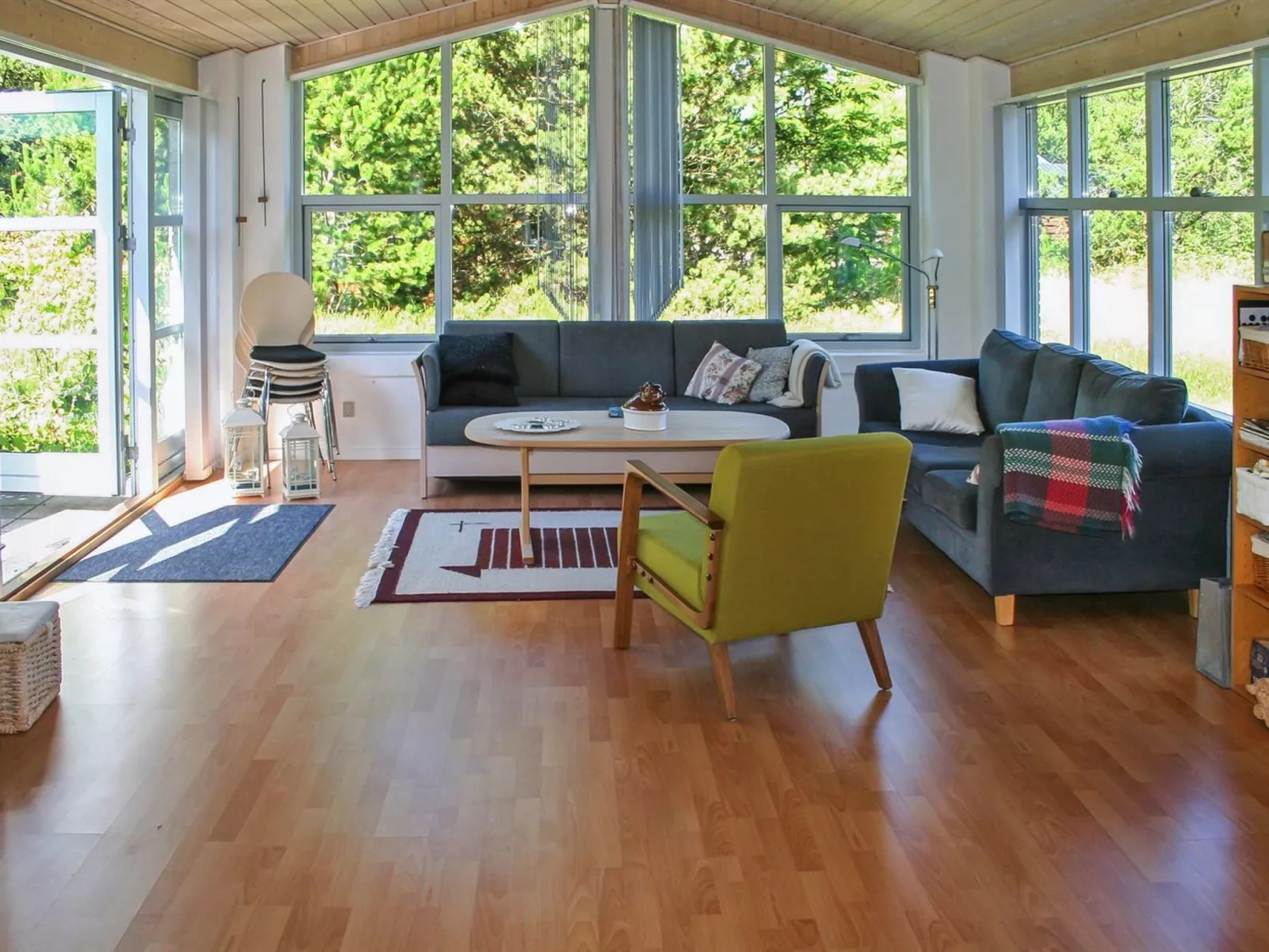 "Gisa" - 400m from the sea-Binnen