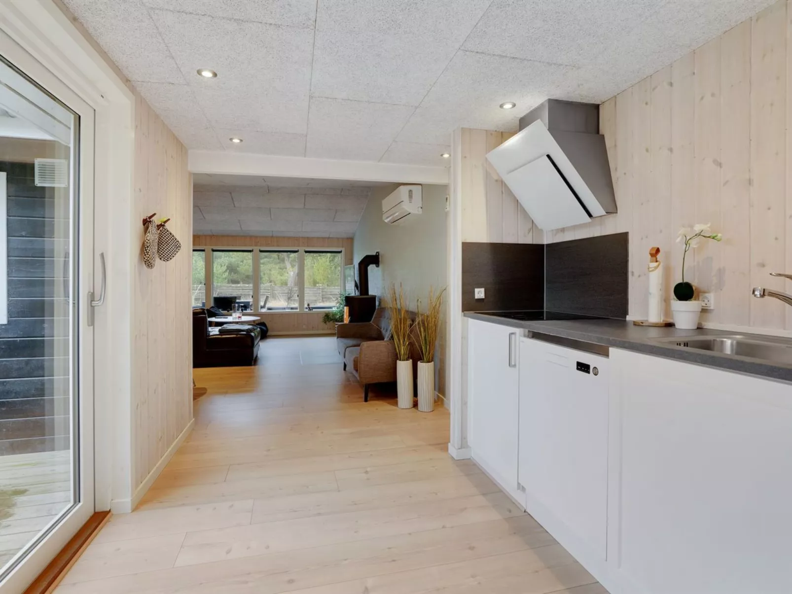 "Solgunn" - 900m from the sea-Binnen