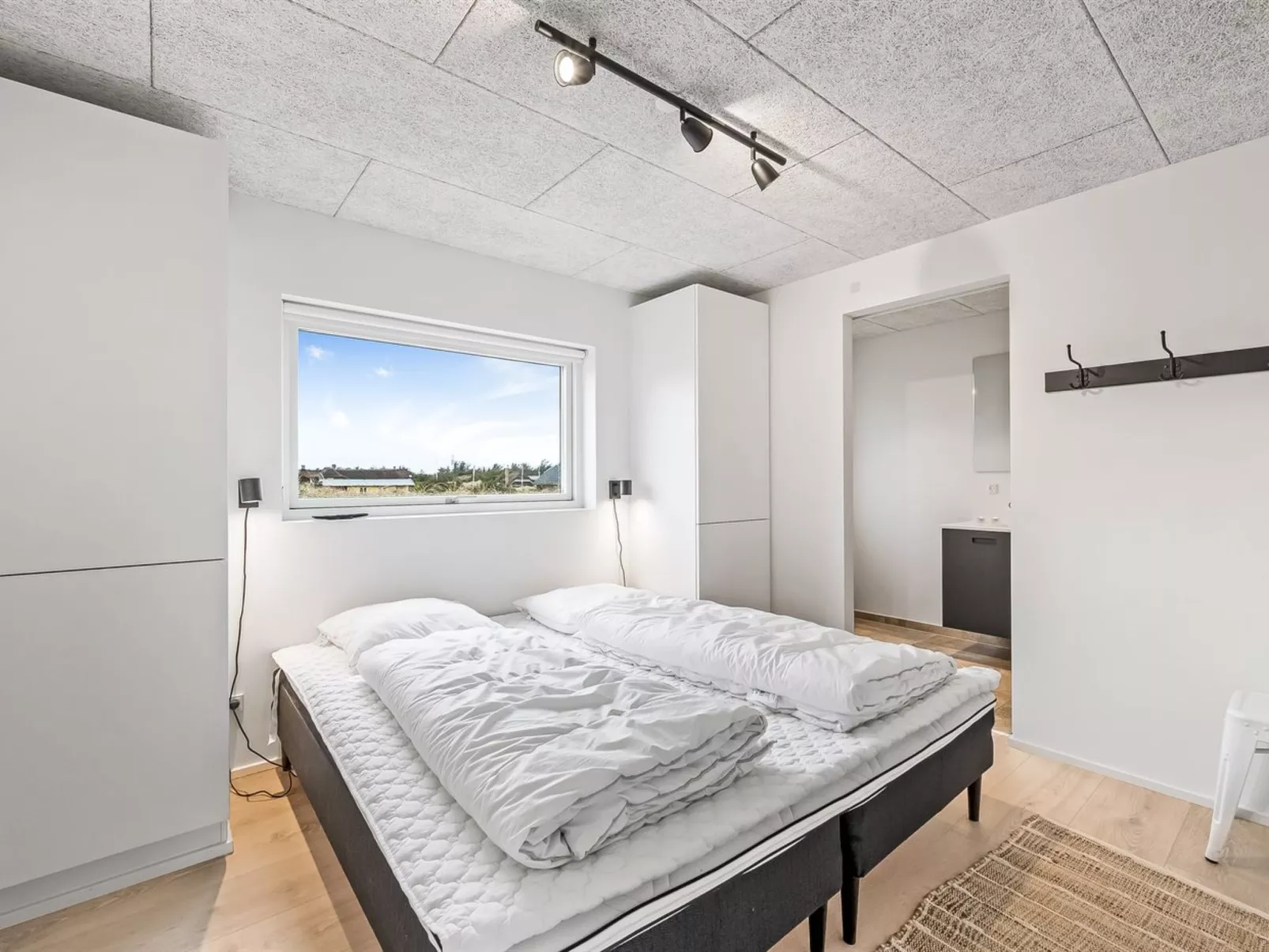 "Chenoa" - 350m from the sea-Binnen