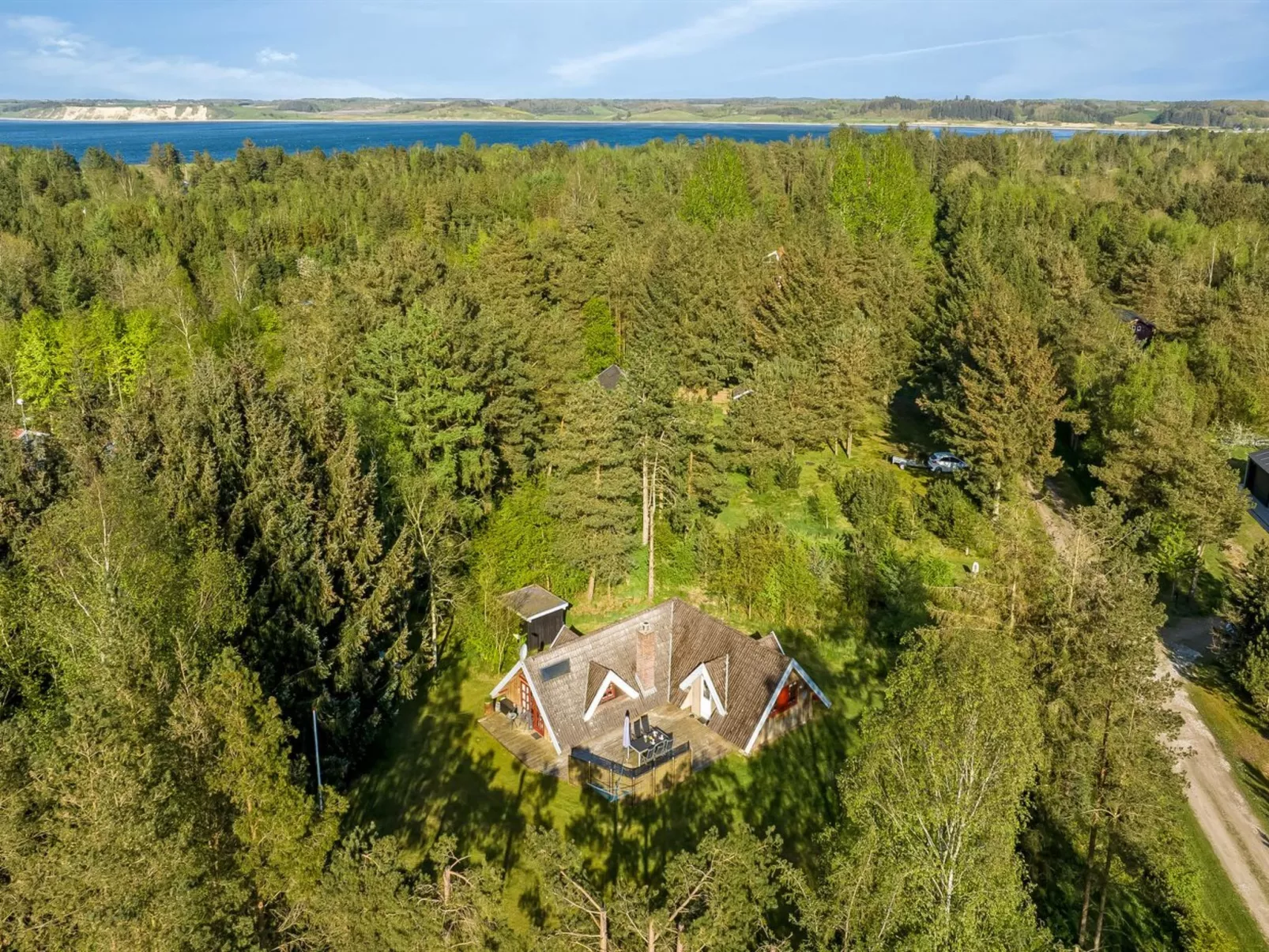 "Niesina" - 600m to the fjord-Buiten