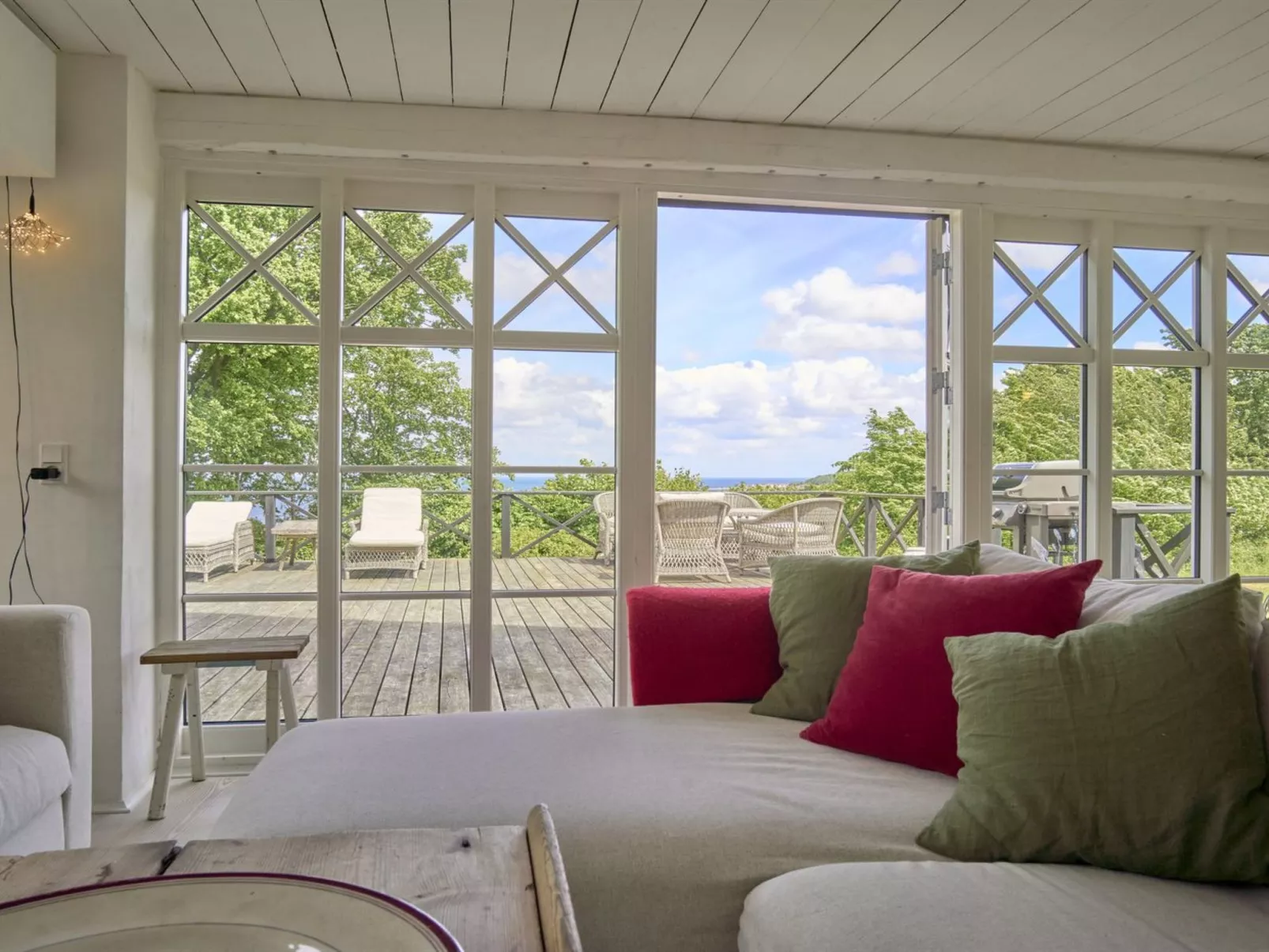 "Merrit" - 250m from the sea-Binnen